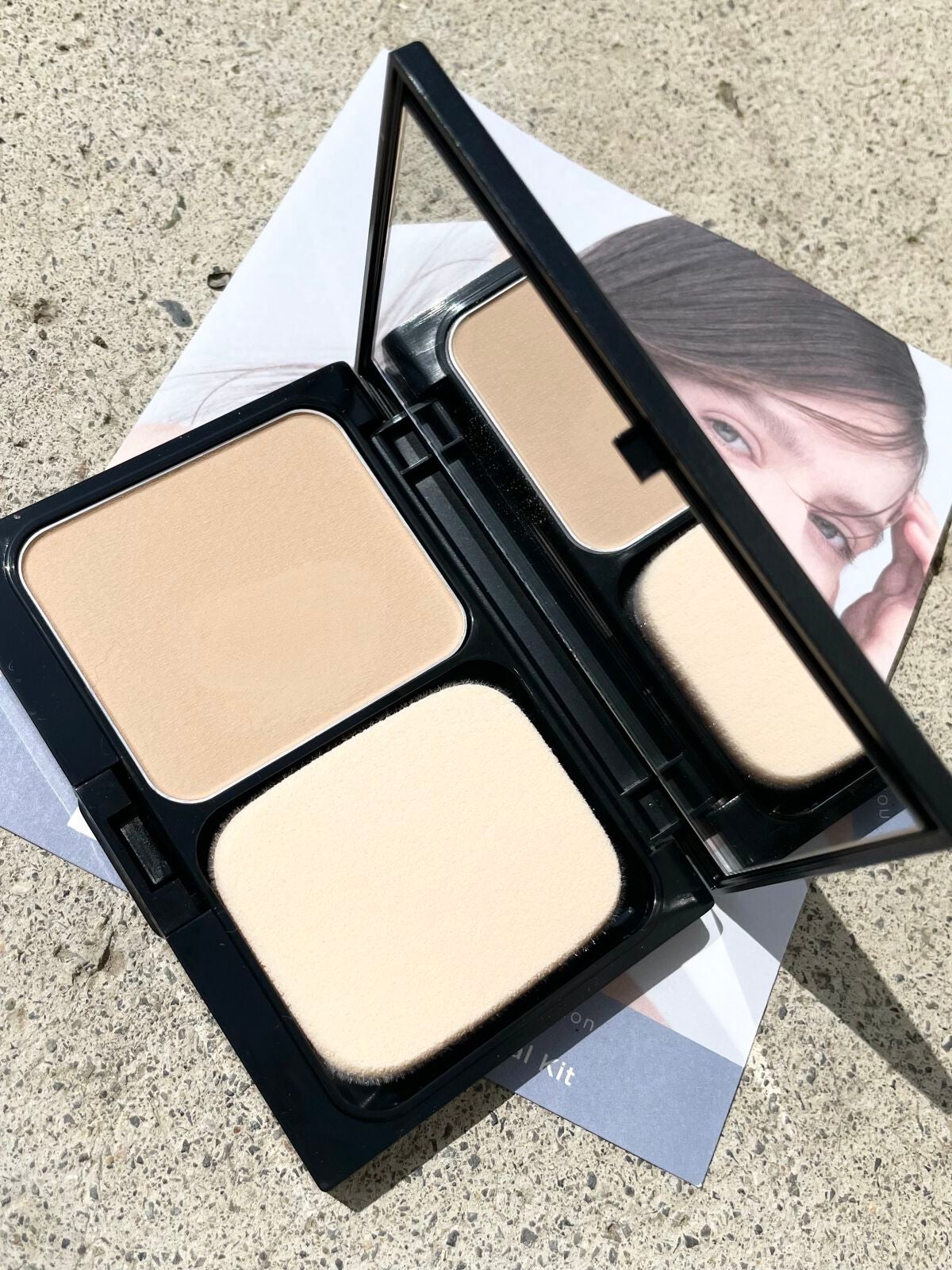 ミネラルエアリータッチファンデーション/エトヴォス/パウダーファンデーションを使ったクチコミ(2枚目)