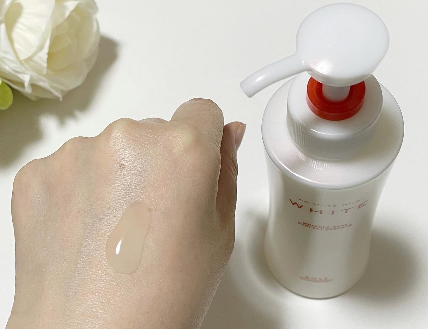 モイスチュアマイルドホワイトリンクルケア パーフェクトエッセンス/モイスチュアマイルド ホワイト/オールインワン化粧品を使ったクチコミ(2枚目)