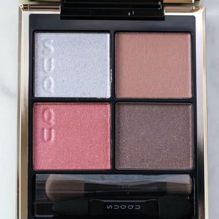 シグニチャー カラー アイズ 105 宵汐空 -YOISEKISORA/SUQQU/アイシャドウパレットを使ったクチコミ(3枚目)