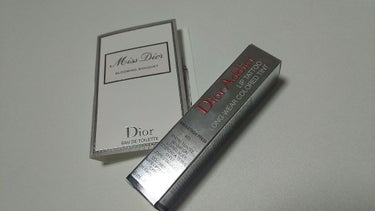 
お久しぶりの投稿です🙌

今回の購入品紹介は
ついに買ってしもーた
Dior様です_(:3」∠)_ 

かわいいなー、ほしいなーとは
前々から思っていたのですが
なんせお値段がかわいくないので
まっっ