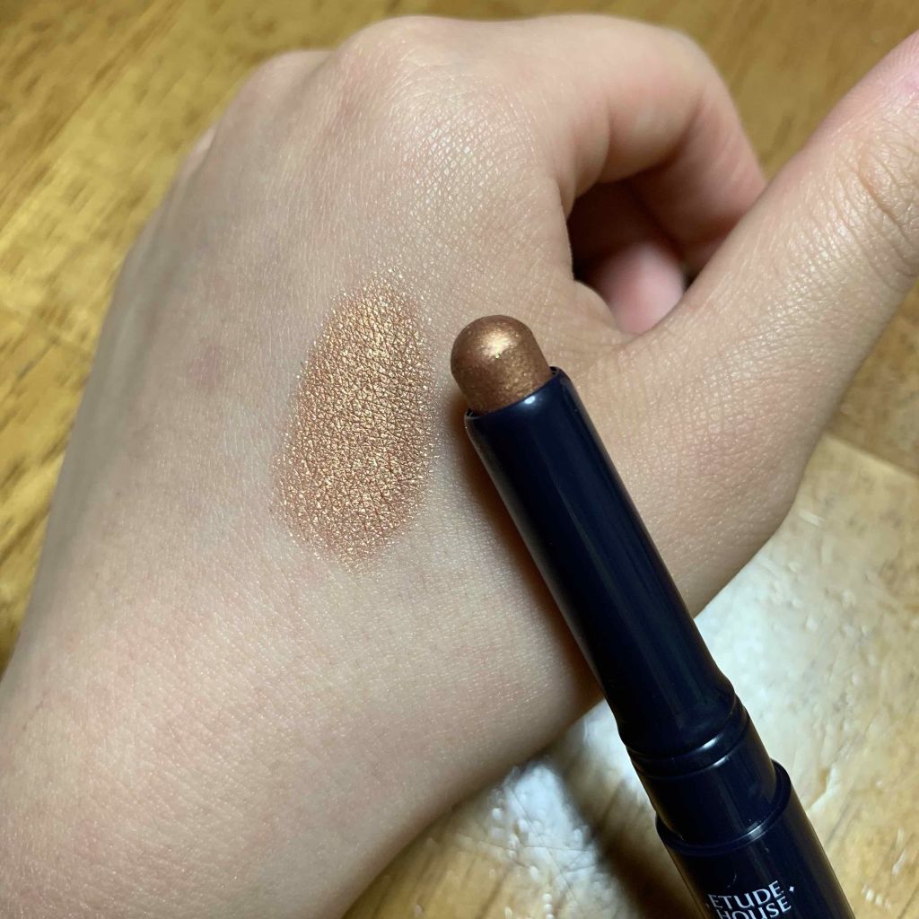 キラキラ アイシャドウ/ETUDE/スティックアイシャドウを使ったクチコミ(1枚目)