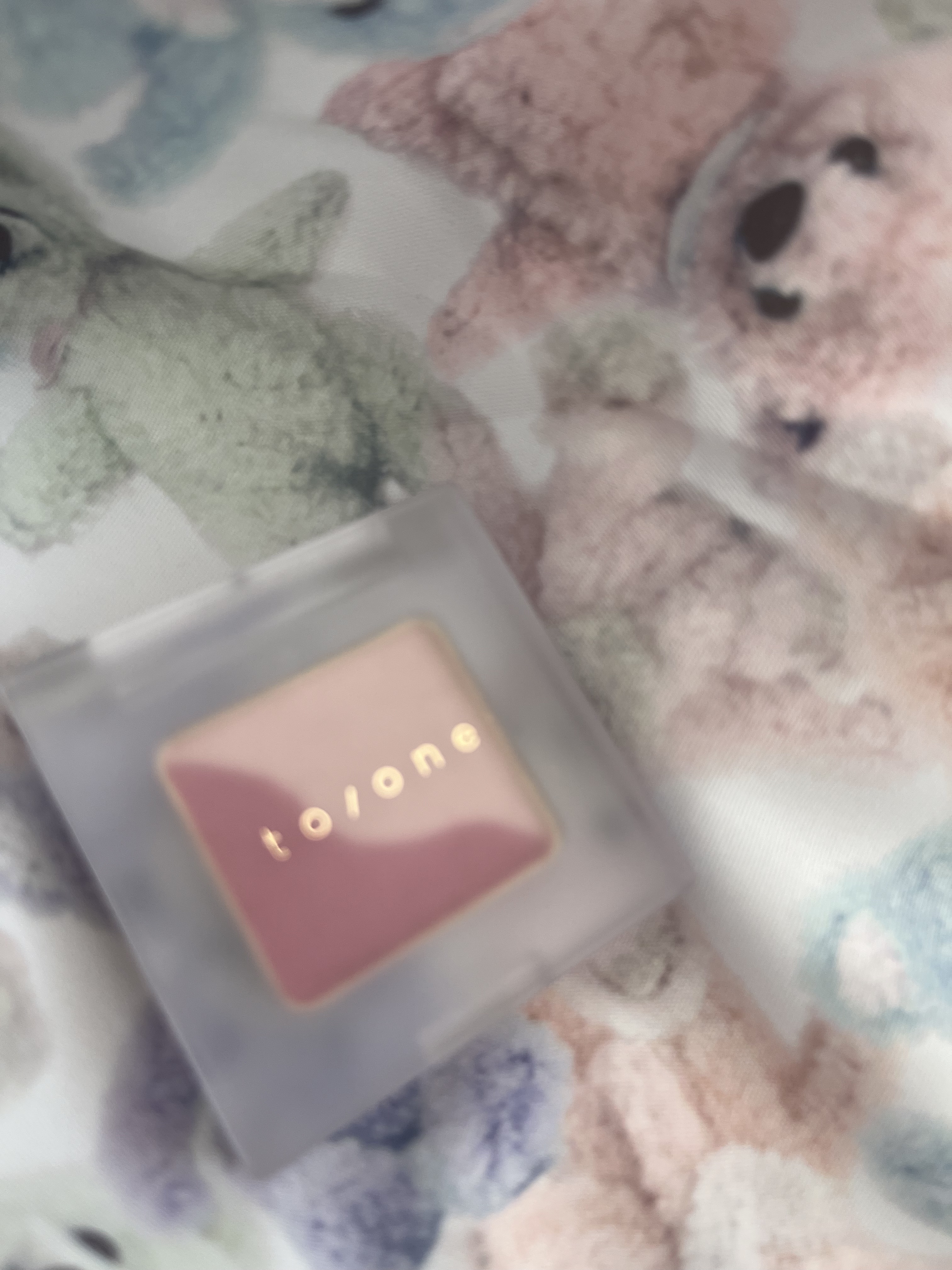 トーン ペタル アイシャドウ/to/one/アイシャドウパレットを使ったクチコミ（2枚目）