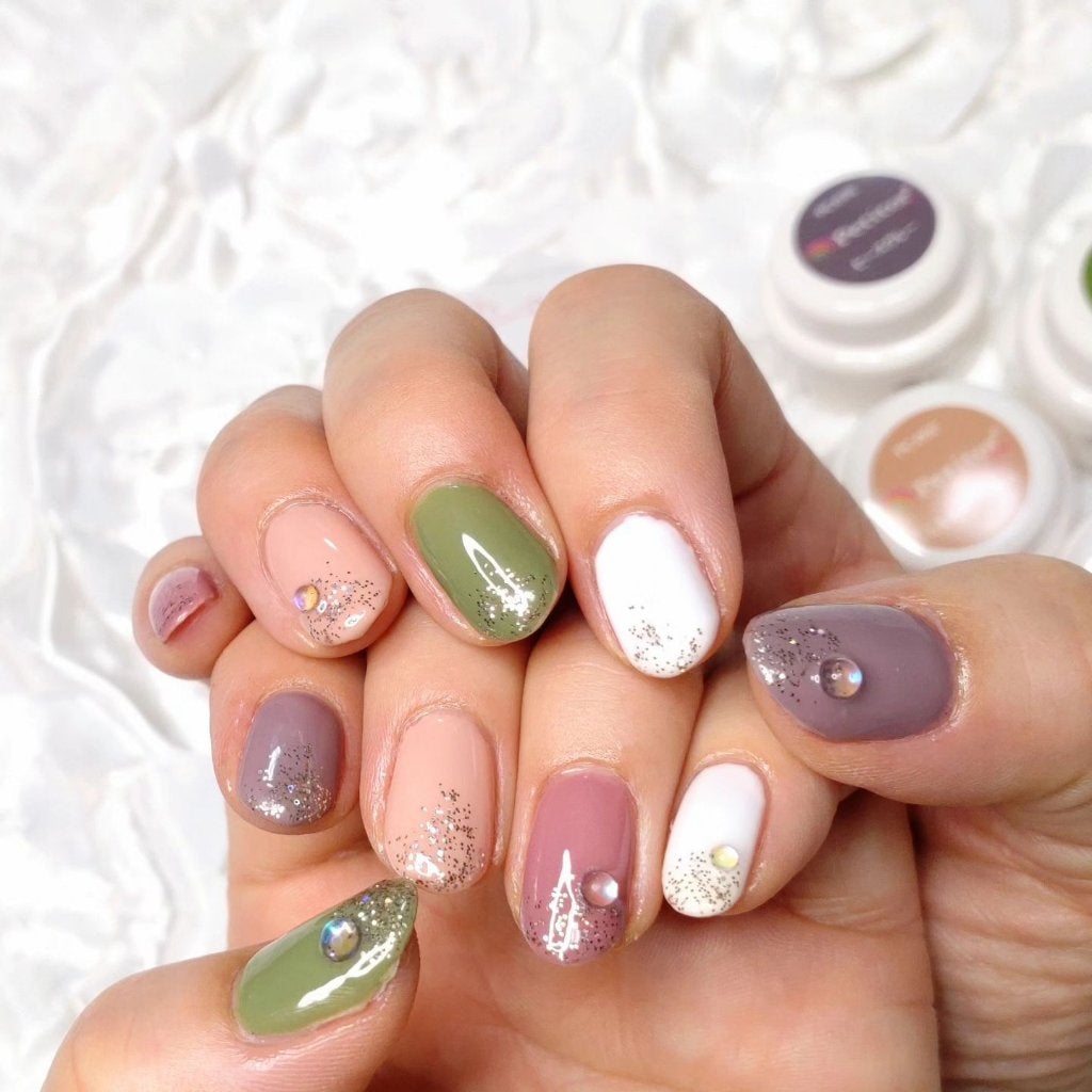 ミルクティ on LIPS 「✴✴#大人ヌーディネイル😍✴先日、#プチトル(@petitor..」(4枚目)