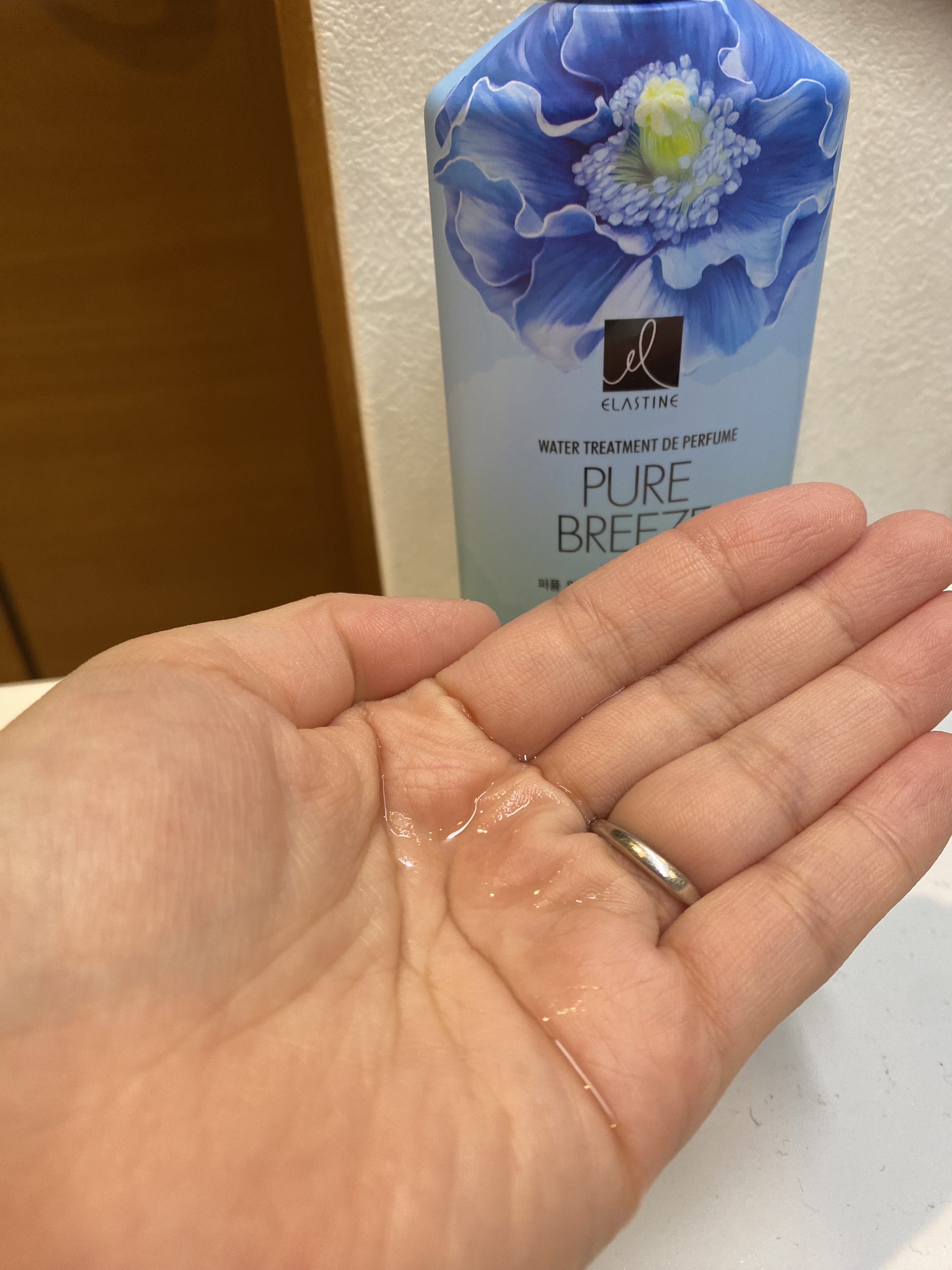 パフュームウォータートリートメント/ELASTINE/洗い流すヘアトリートメントを使ったクチコミ（2枚目）