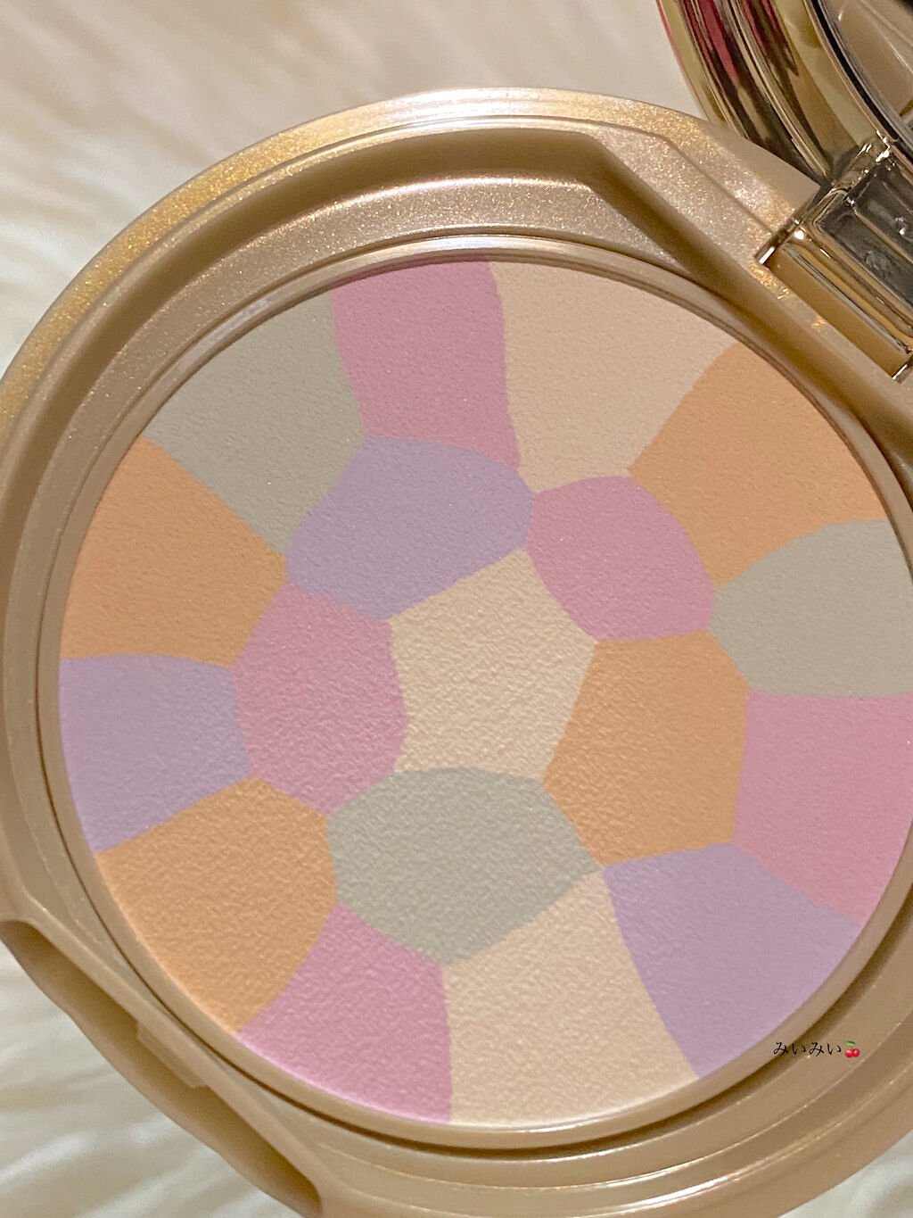 マシュマロフィニッシュパウダー　～Abloom～/キャンメイク/プレストパウダーを使ったクチコミ（2枚目）