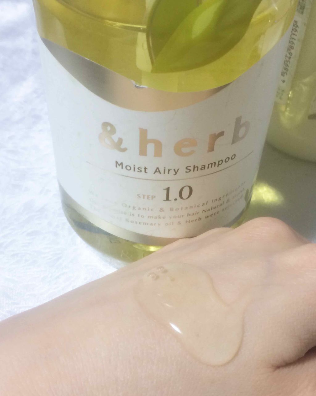 モイストエアリーシャンプー1.0/＆herb/市販シャンプーを使ったクチコミ（2枚目）
