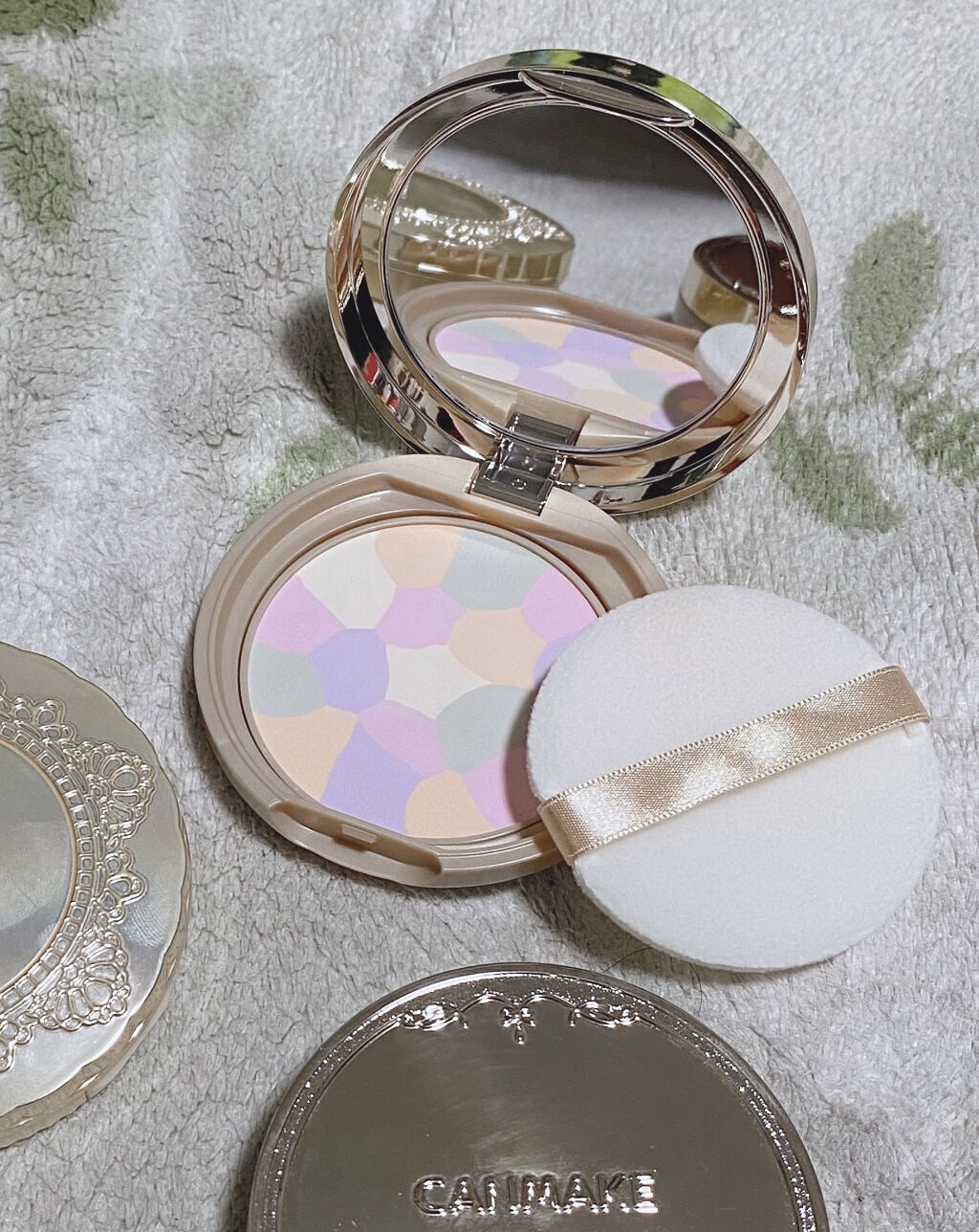 マシュマロフィニッシュパウダー　～Abloom～/キャンメイク/プレストパウダーを使ったクチコミ（2枚目）
