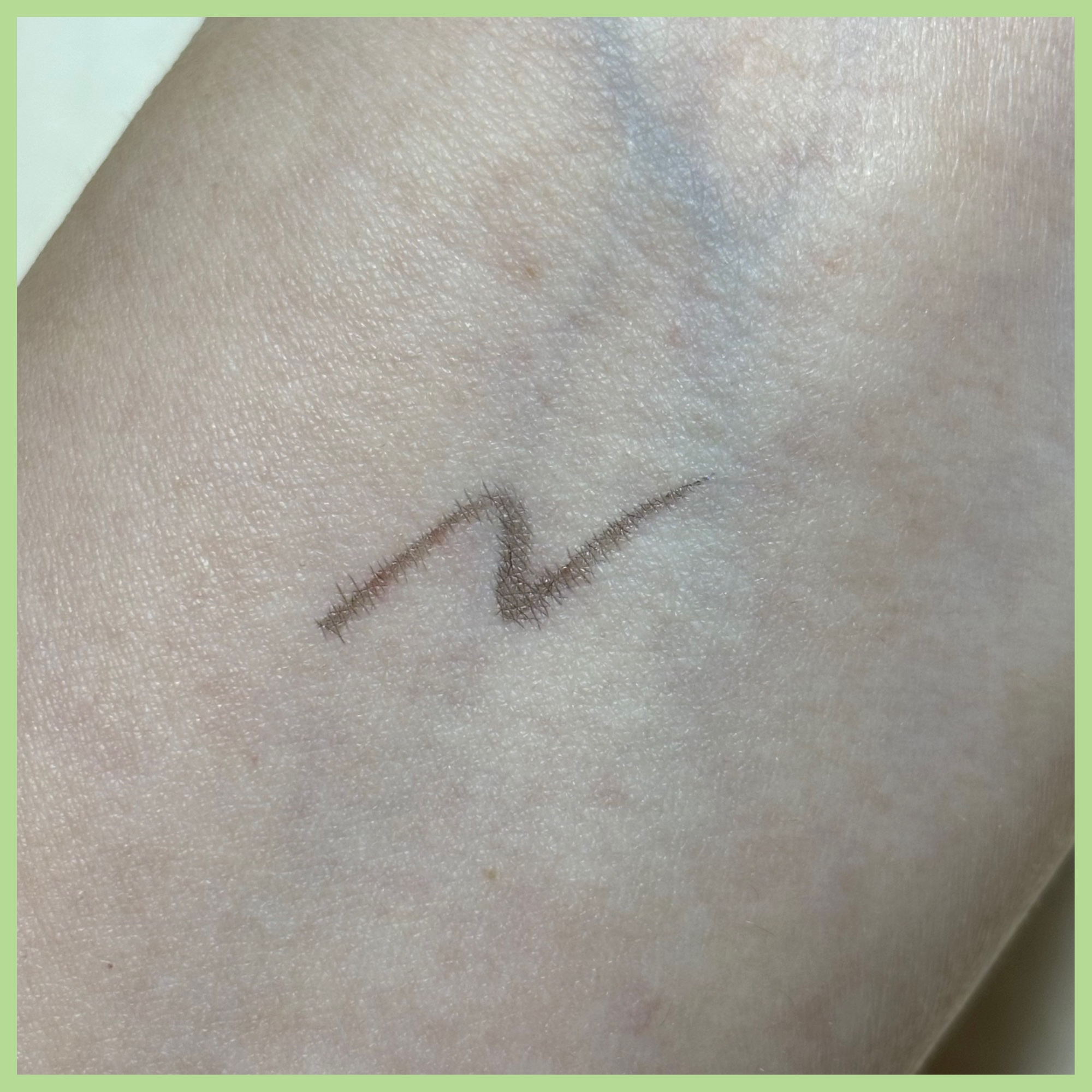 エテュセ アイエディション(スキニーブロウライナー)/ettusais/リキッドアイブロウを使ったクチコミ（2枚目）