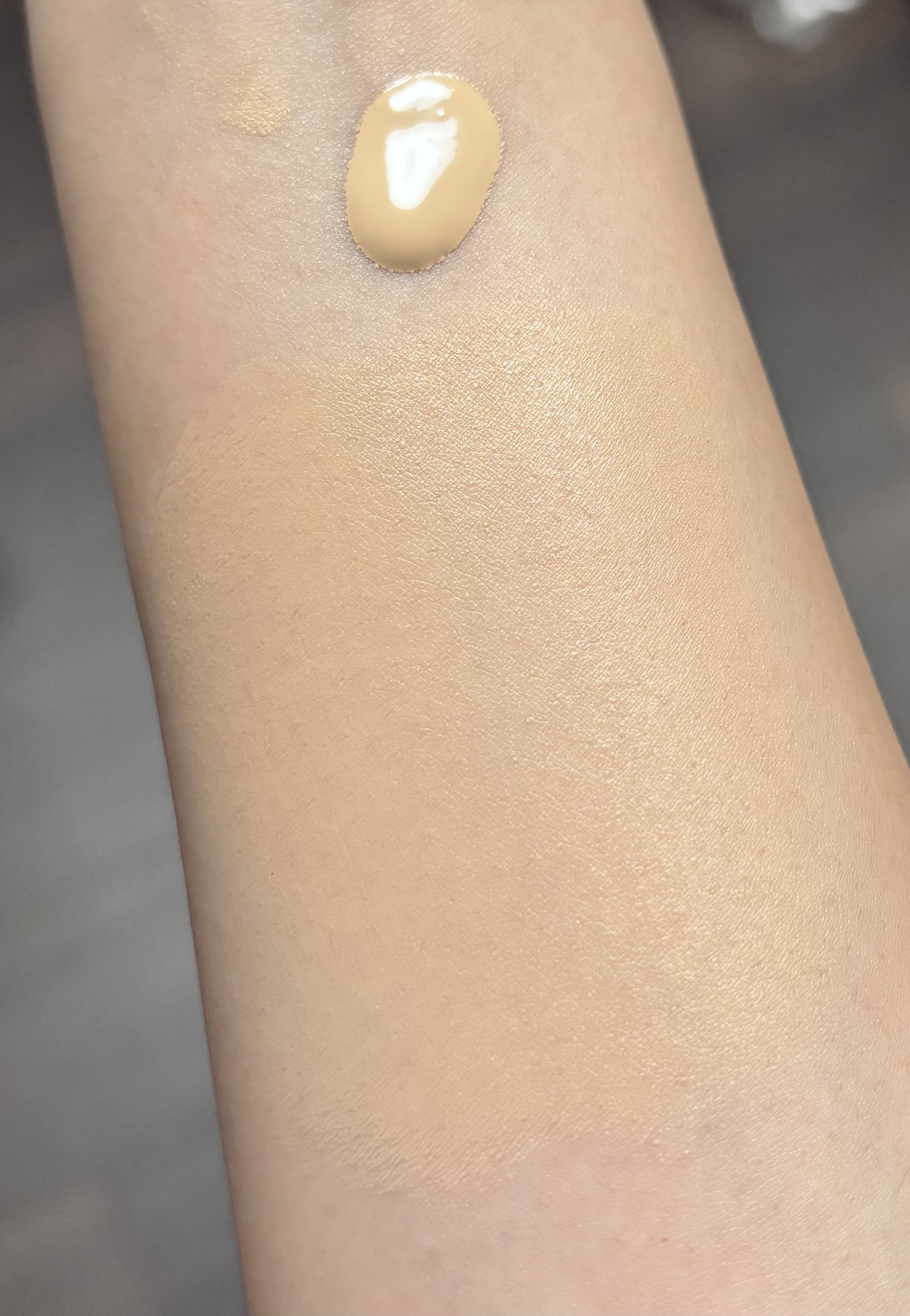 セカンドスキンファンデーション/hince/リキッドファンデーションを使ったクチコミ（2枚目）