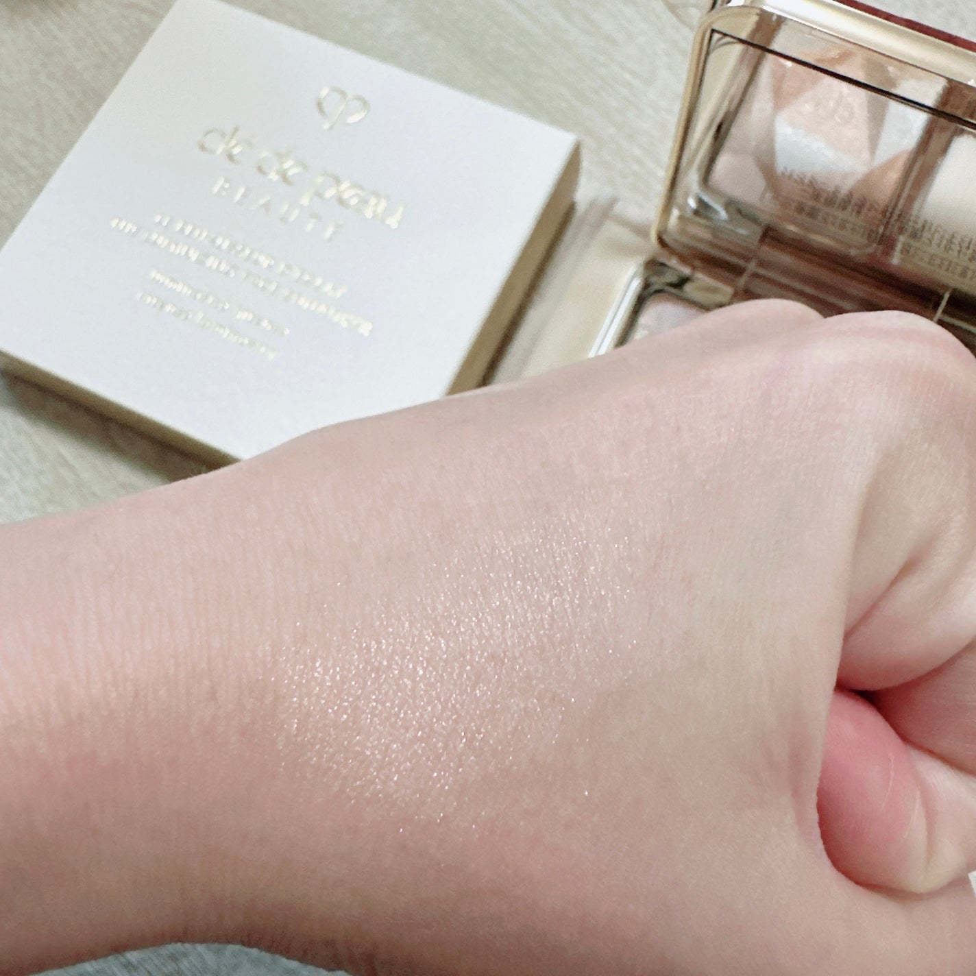 ル・レオスールデクラ /クレ・ド・ポー ボーテ/パウダーハイライトを使ったクチコミ(3枚目)