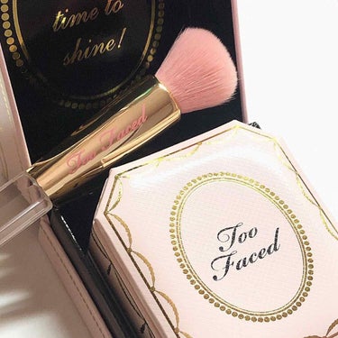 ダイヤモンドライト ハイライター ブラシ/Too Faced/メイクブラシを使ったクチコミ（1枚目）