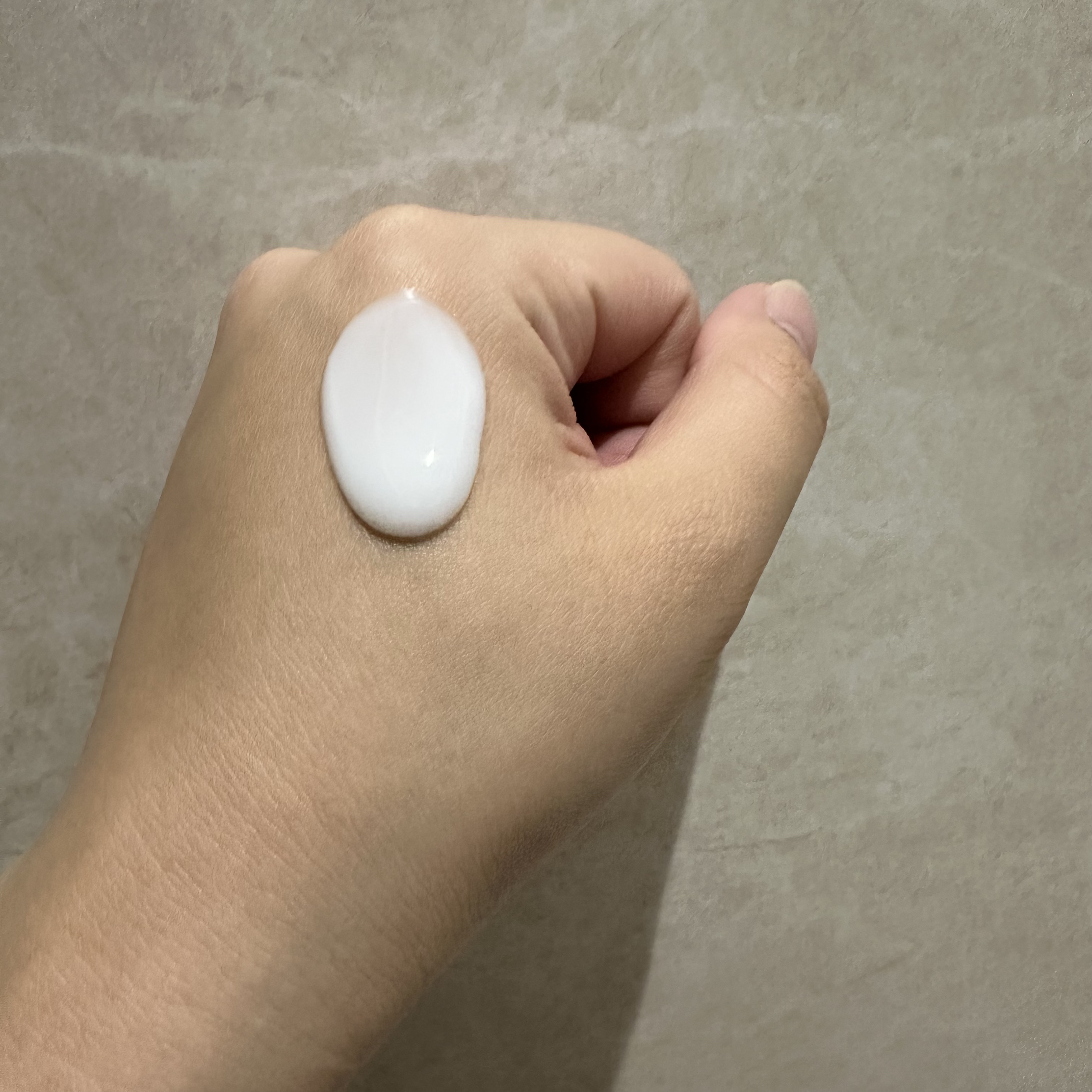 レイヤードフレグランス ボディローション/SHOLAYERED/ボディローションを使ったクチコミ（2枚目）