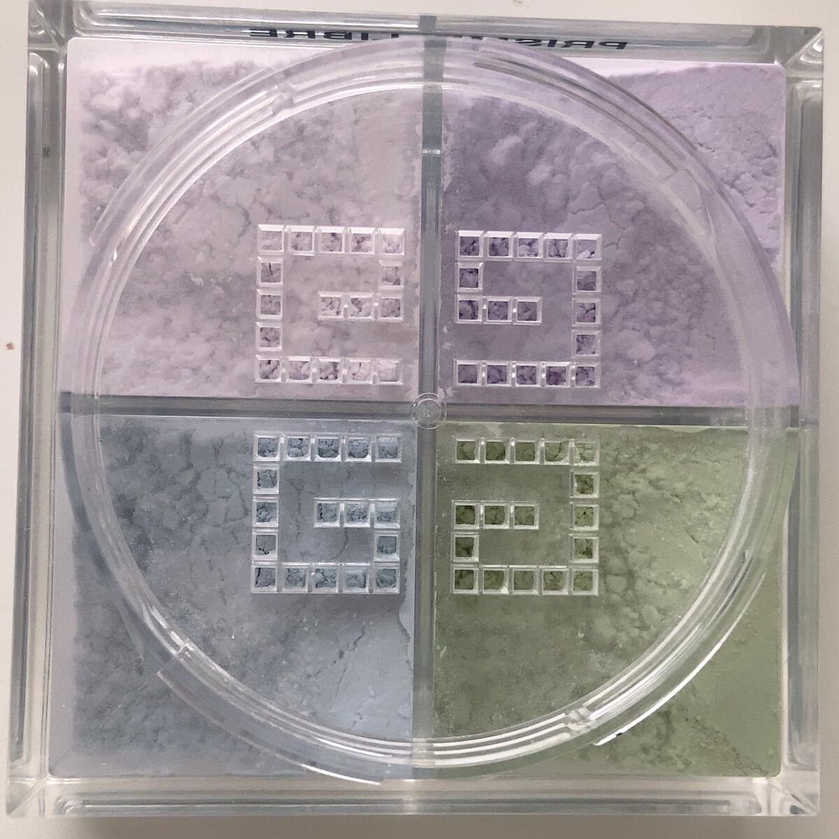 プリズム・リーブル/GIVENCHY/ルースパウダーを使ったクチコミ（2枚目）