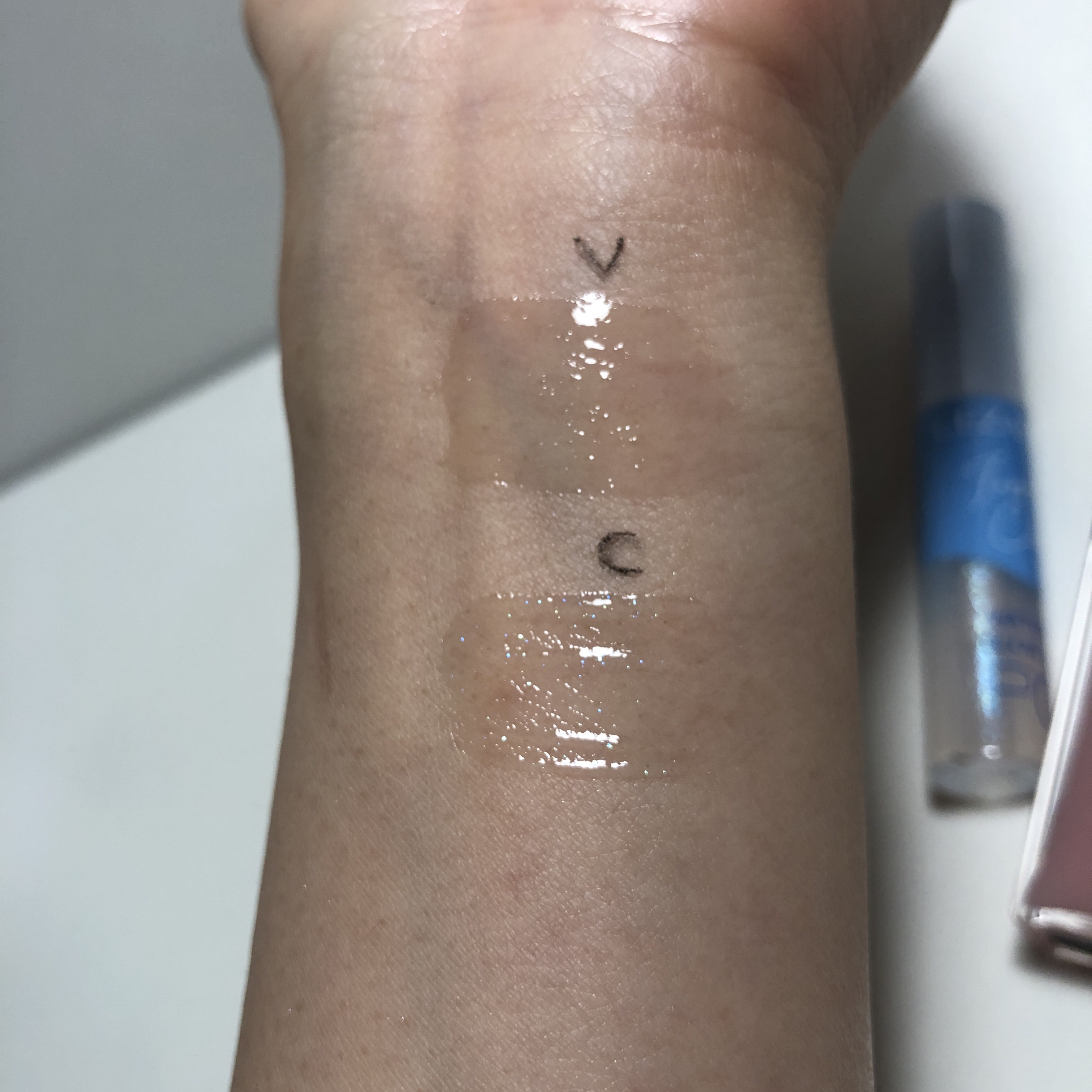 ウォータリーグロウリップ/CEZANNE/リップグロスを使ったクチコミ（2枚目）