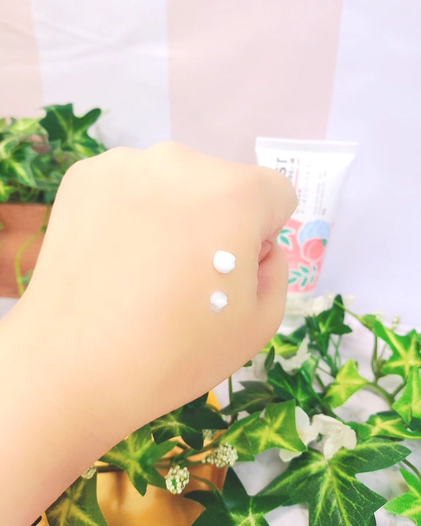 ももの花 モイストハンドクリーム すっきりピーチの香り/オリヂナル/ハンドクリームを使ったクチコミ(5枚目)