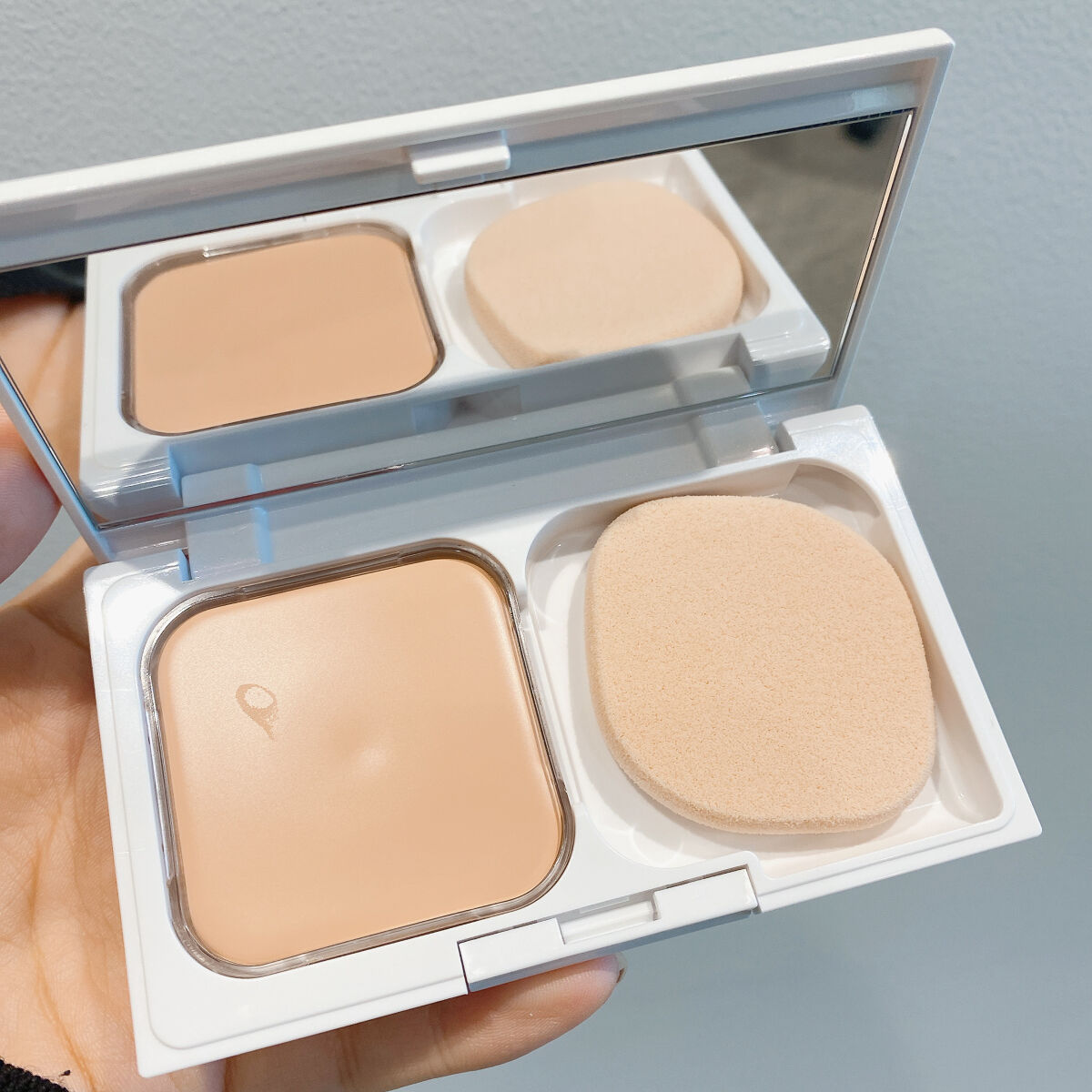 マットシフォン クリーミィパウダリーファンデ 01 ライトピンクオークル/KiSS/パウダーファンデーションを使ったクチコミ（2枚目）