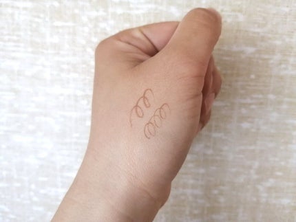 コジット necess まゆ書き足し美容液ティント のクチコミ「necess まゆ美容液ティント
necess まゆ書き足し美容液ティント
まゆ美容液ティン.....」(3枚目)