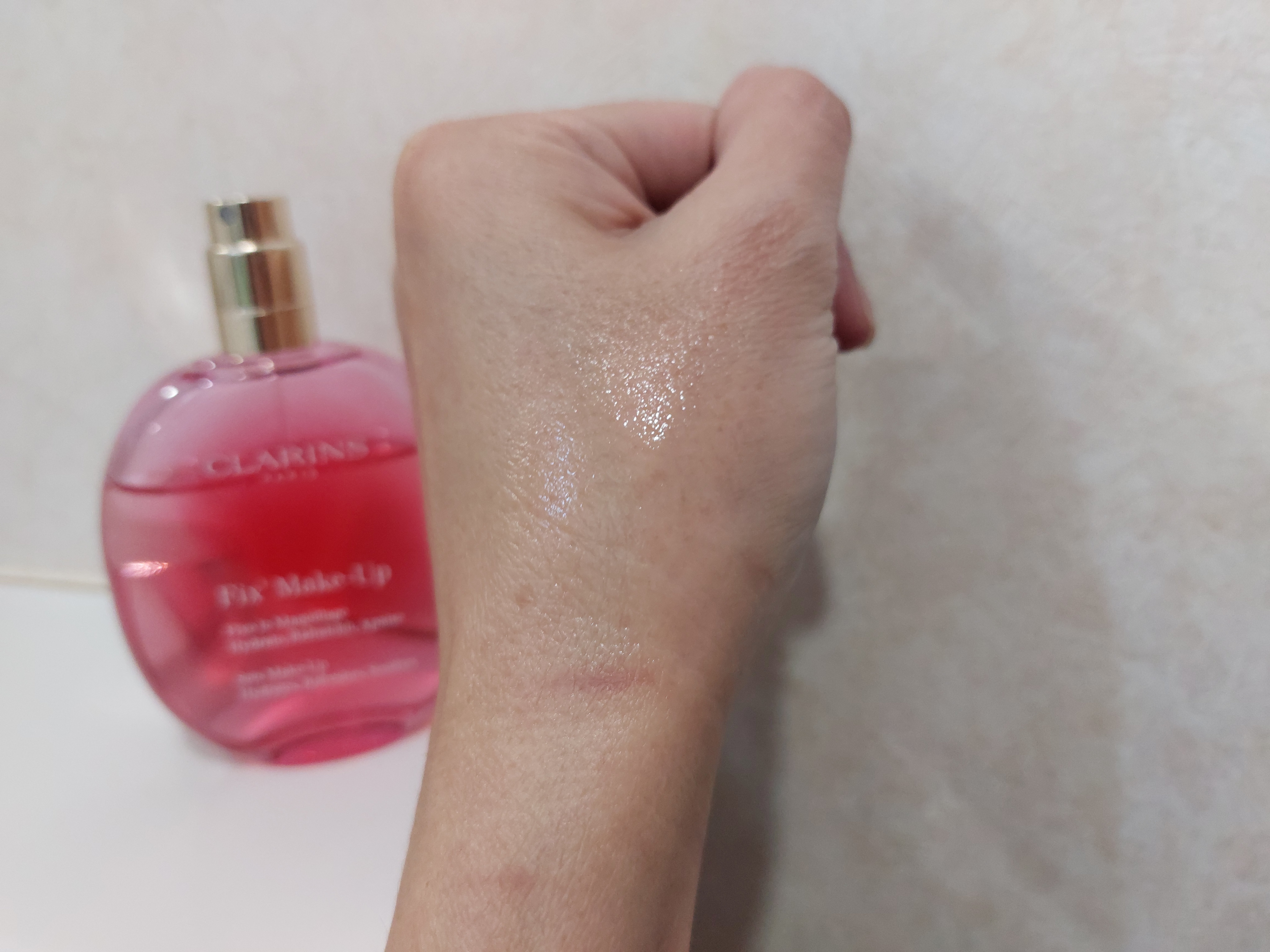フィックス メイクアップ N/CLARINS/ミスト状化粧水を使ったクチコミ（3枚目）