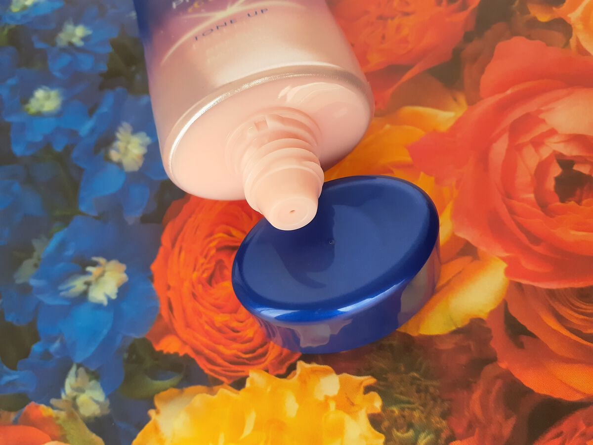 ニベアUV ディープ プロテクト＆ケア トーンアップ エッセンス/ニベア/日焼け止めローションを使ったクチコミ（3枚目）