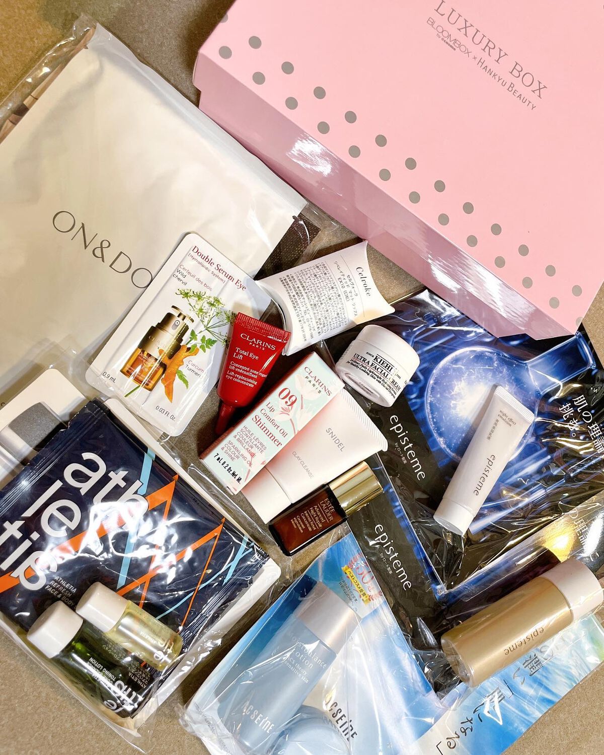 コンフォート リップオイル シマー 09 ローズペタル （限定）/CLARINS/リップグロスを使ったクチコミ（3枚目）