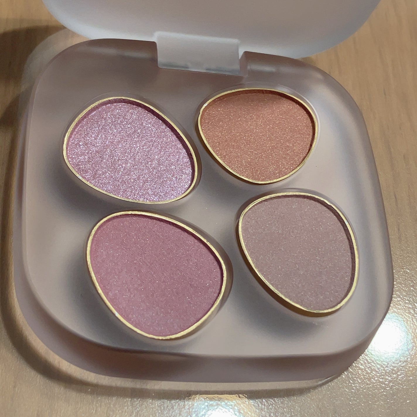 トーン ホリデー スイーツ ボックス Cheat Day Delights & Shiny Sprinkles/to/one/メイクアップキットを使ったクチコミ(3枚目)