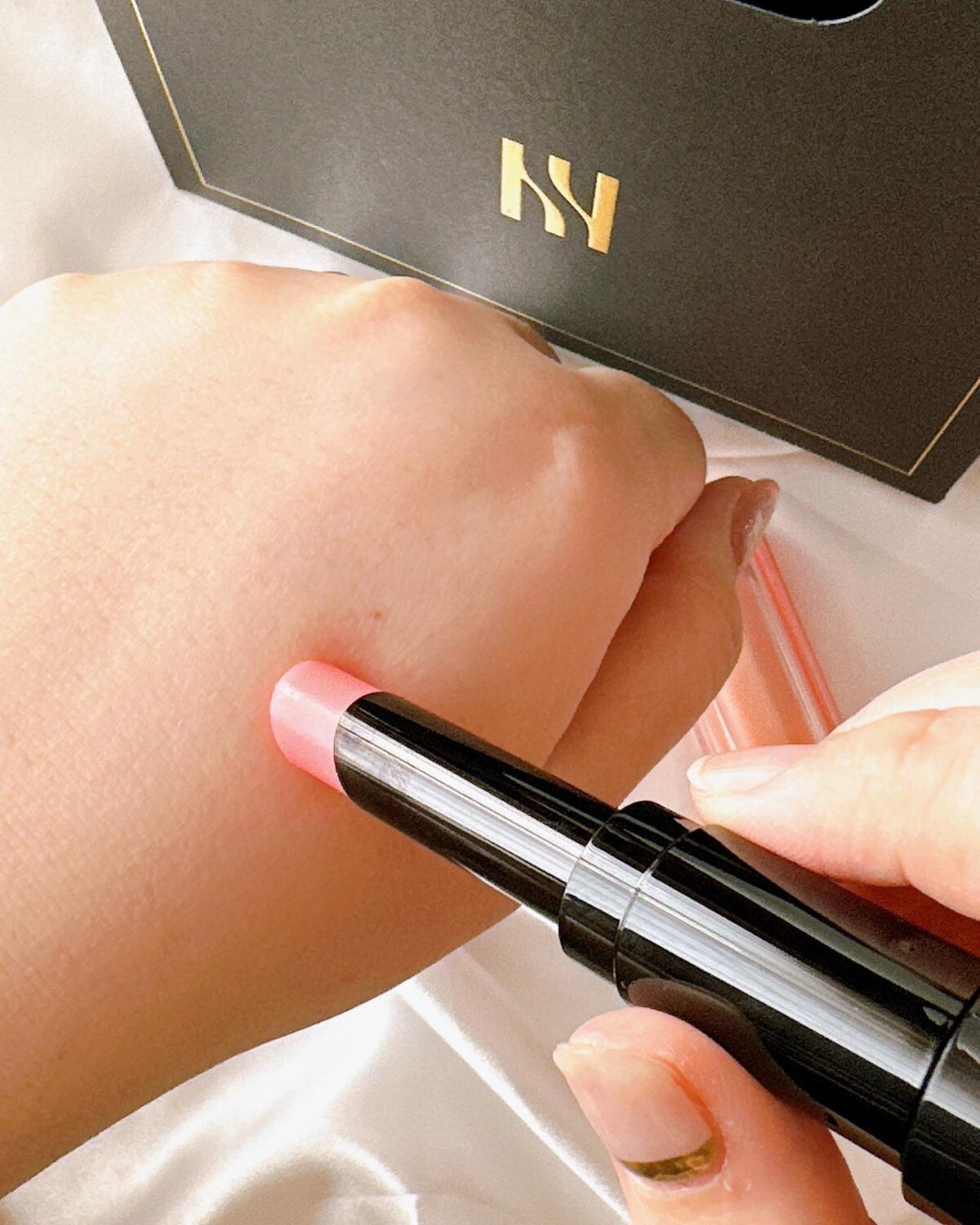 センシュアル ヌードバーム/HERA/リップバームを使ったクチコミ(4枚目)