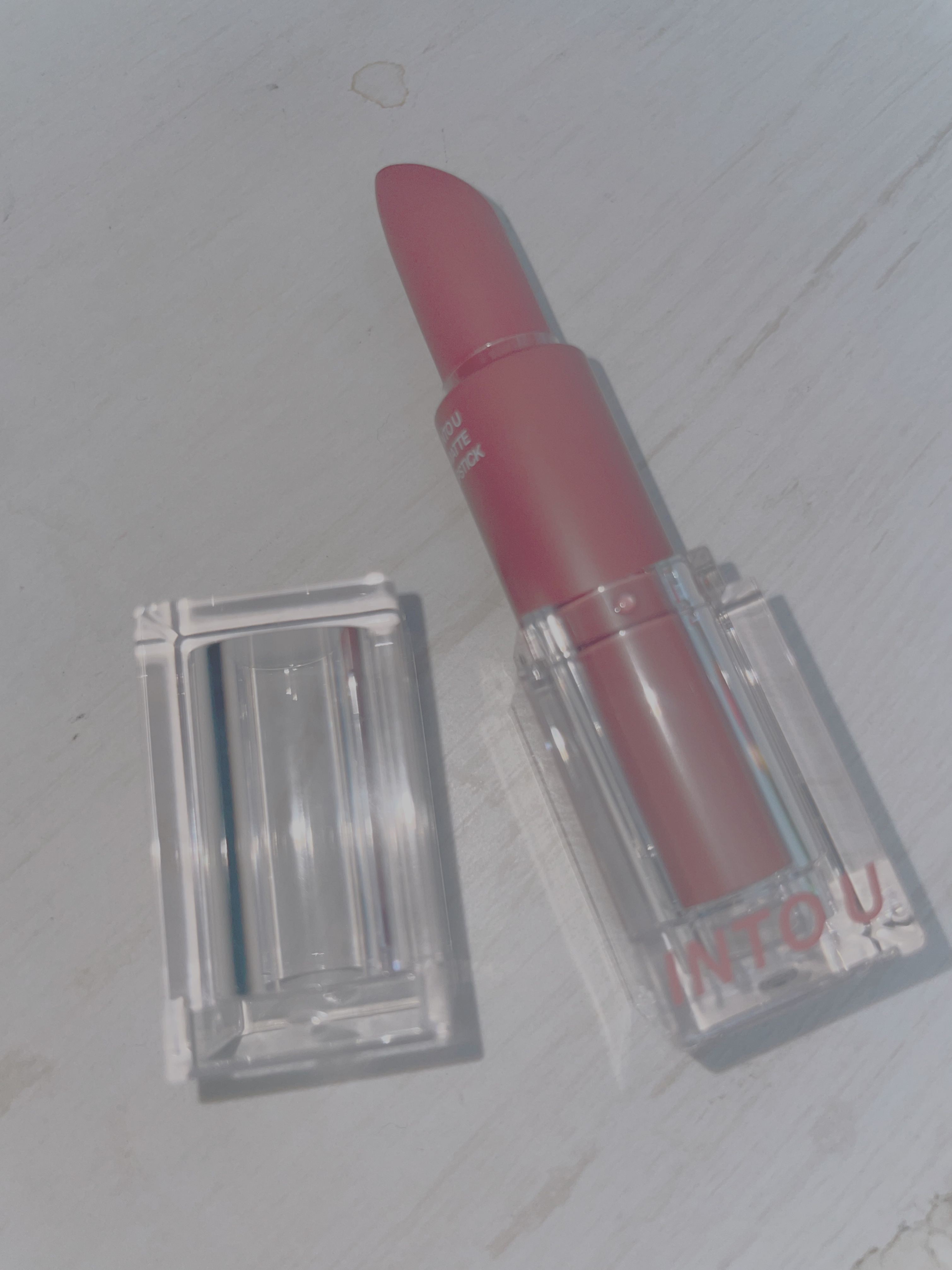 フェザーマットリップスティック/INTO U/口紅を使ったクチコミ（1枚目）