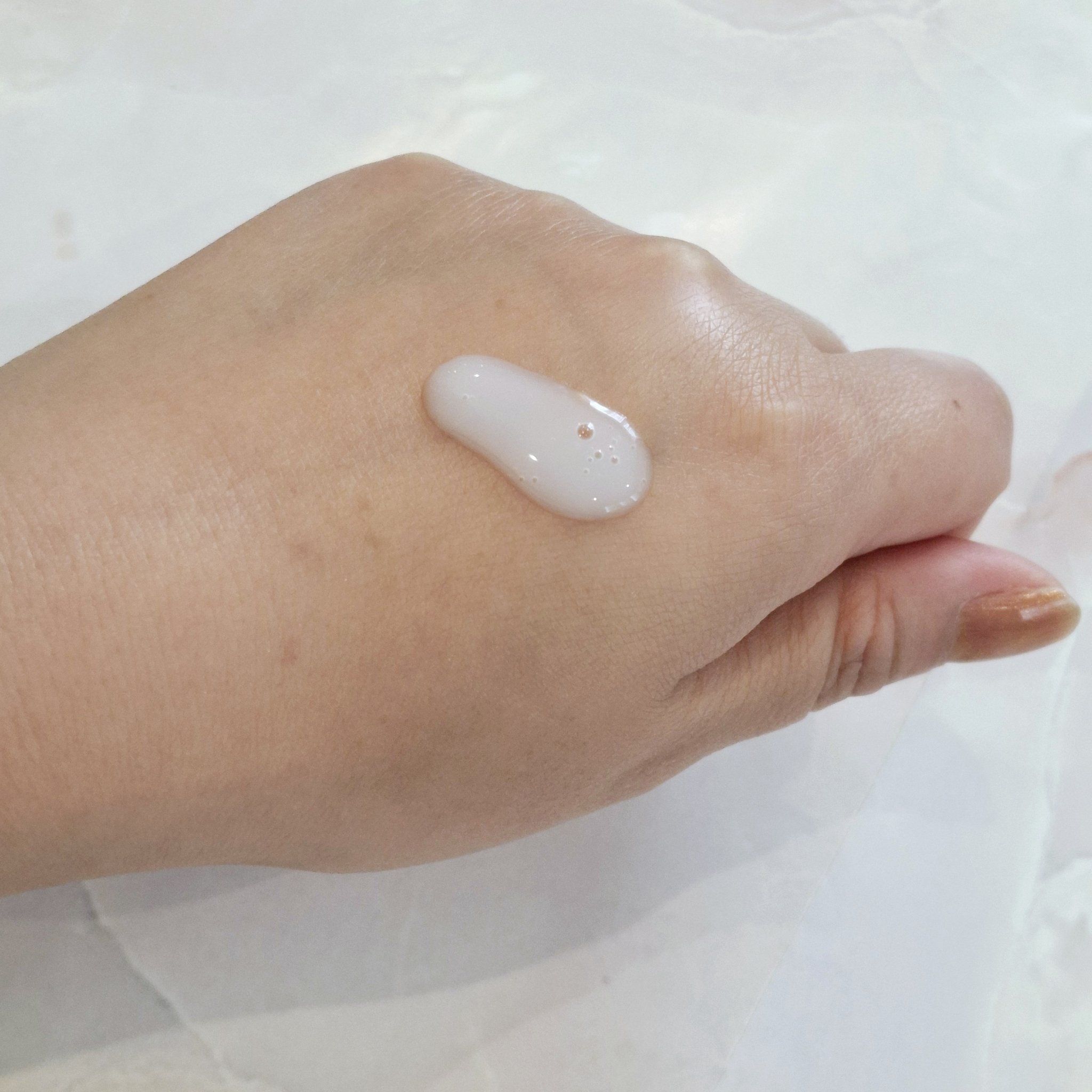 浸透発酵ビタミンCエッセンスセラム/NARTH/美容液を使ったクチコミ（3枚目）