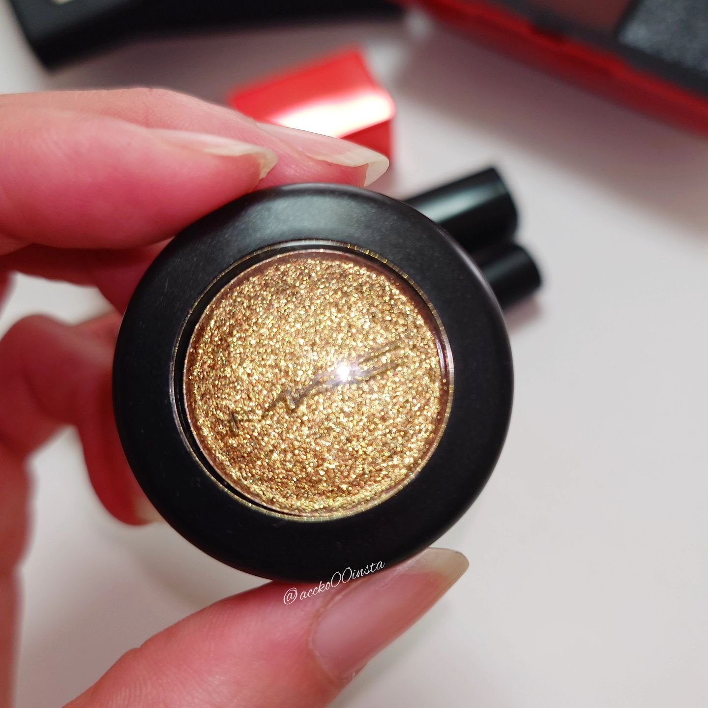 クラッシュドオイル インフューズド グロス 03 ニューロマンティック/BOBBI BROWN/リップグロスを使ったクチコミ（3枚目）