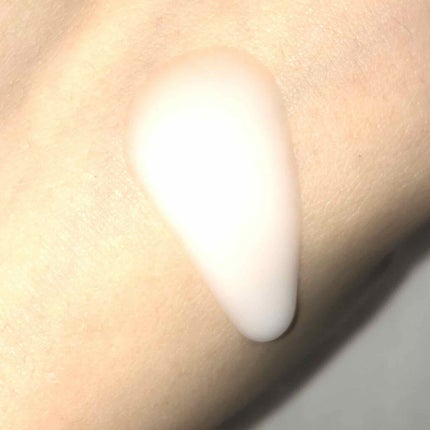 プレミアムボディミルク ホワイトニング【医薬部外品】		/ニベア/ボディミルクを使ったクチコミ(2枚目)