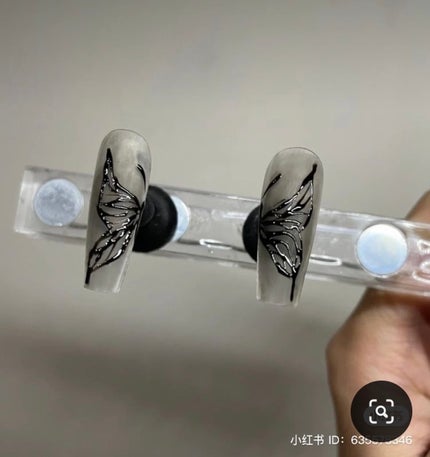 nozomi on LIPS 「NAILSGOGOサンでやってもらったネイル🖤3、4枚目は参考..」(4枚目)