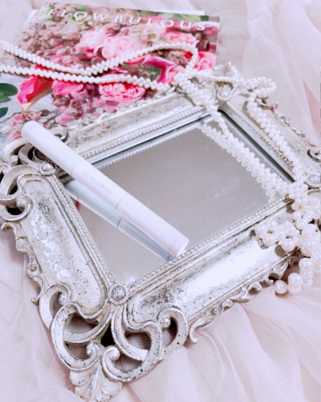 #SUORUM 
⁡
　　
W CONCEALER BEIGE & ORANGE
⁡
⁡お気に入りのコンシーラーは
ベージュとオレンジカラーの
2色式コンシーラー 𓂃 𓈒𓏸❁
⁡
⁡
クマをカバーしてくれるだけじゃなく
目元を明るく見