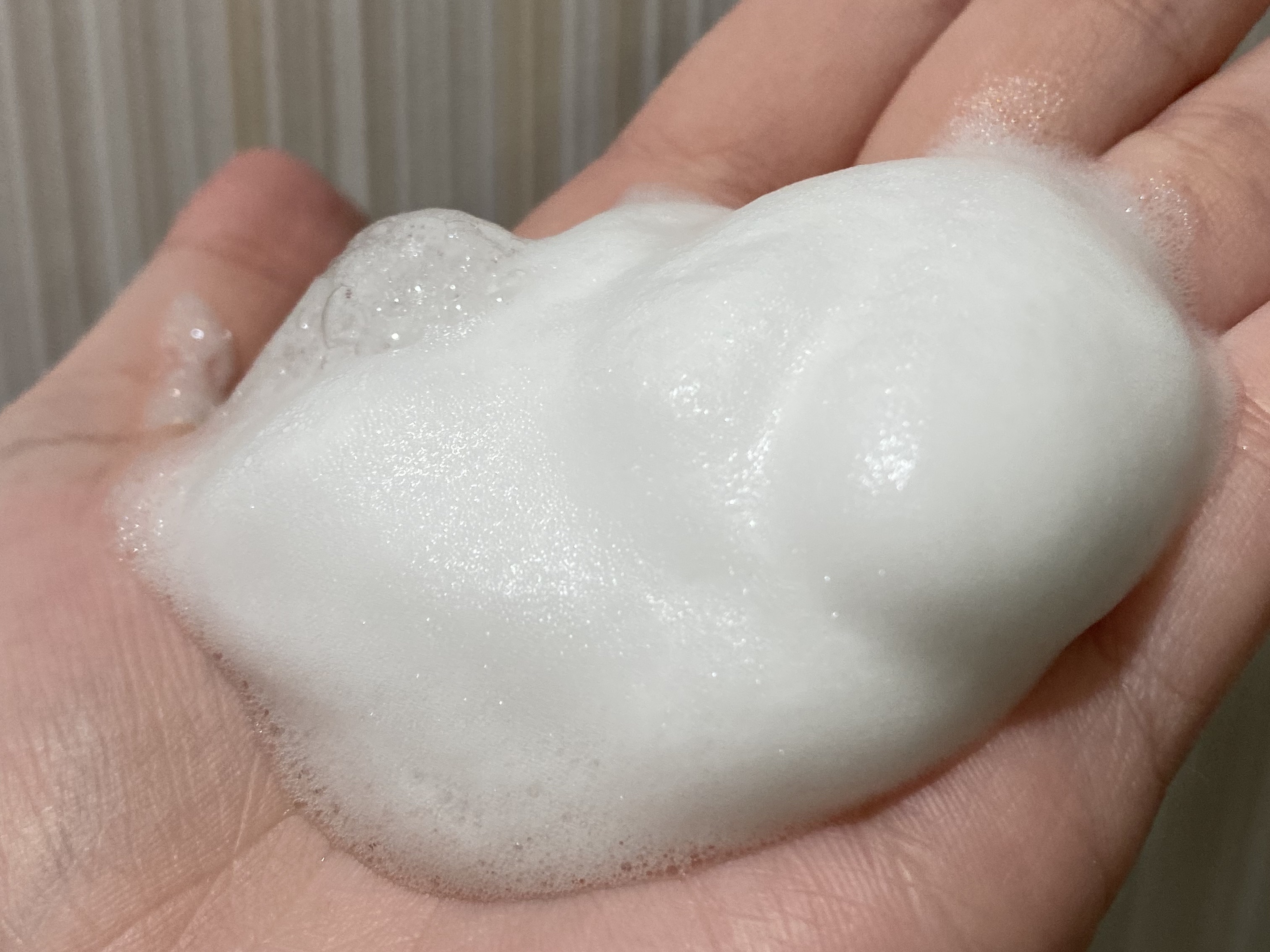 hadakara ボディーソープ泡で出てくるサラサラfeelタイプ　グリーンシトラスの香り/hadakara/ボディソープを使ったクチコミ（2枚目）