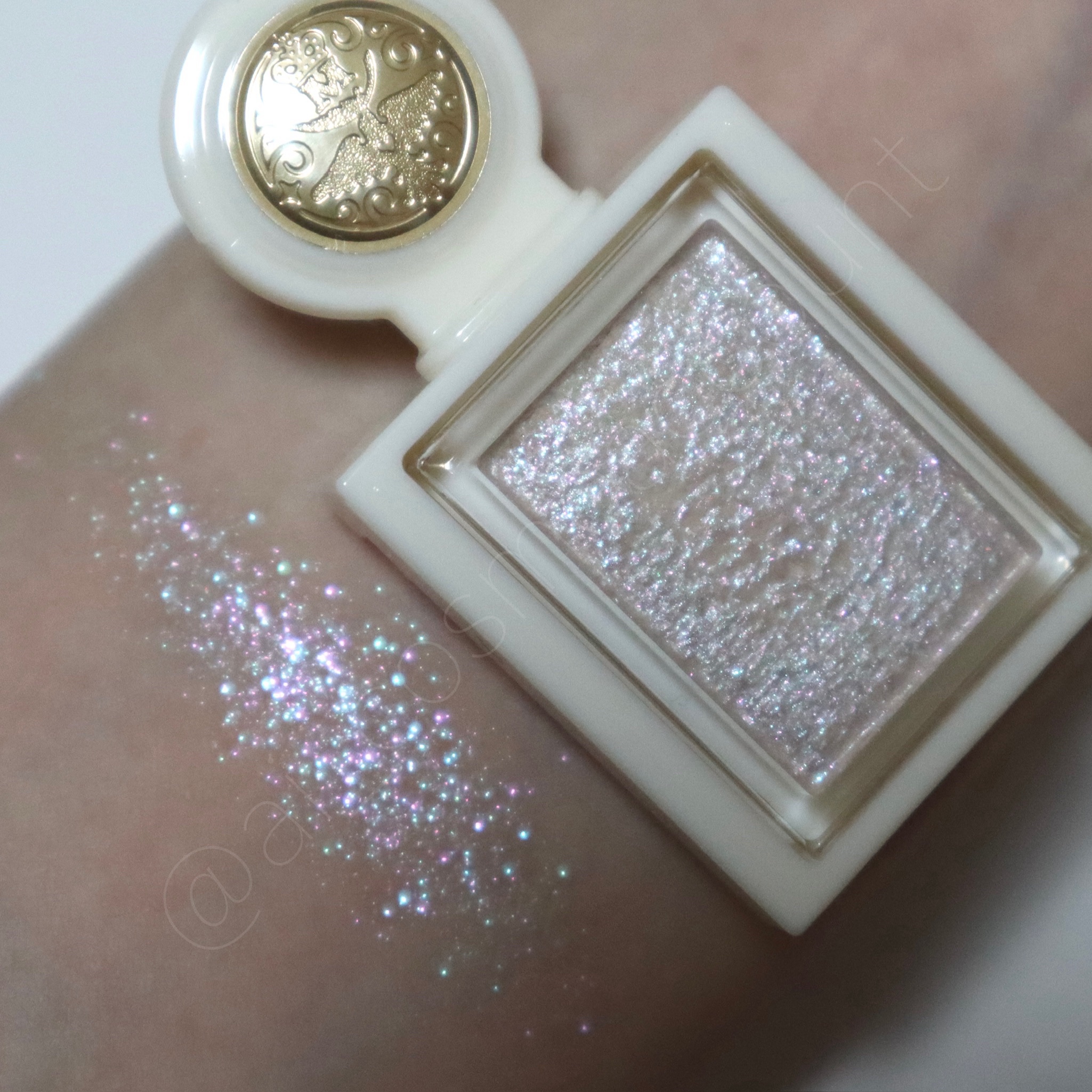 シャドーカスタマイズ　（ブリリアントグリッター）/MAJOLICA MAJORCA/グリッターを使ったクチコミ（3枚目）