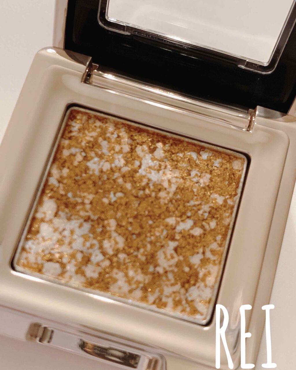 グリッタープリズム シャドウ/MISSHA/グリッターを使ったクチコミ（2枚目）