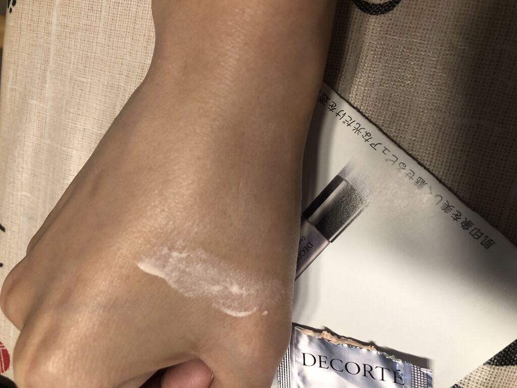 ザ スキン クッションファンデーション フレッシュ 302/DECORTÉ/クッションファンデーションを使ったクチコミ（2枚目）