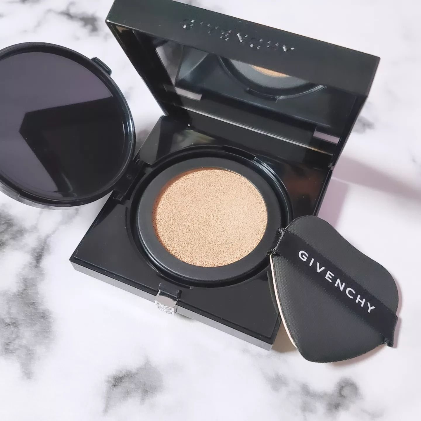 プリズム・リーブル・スキンケアリング・グロウ・クッション/GIVENCHY/クッションファンデーションを使ったクチコミ（2枚目）