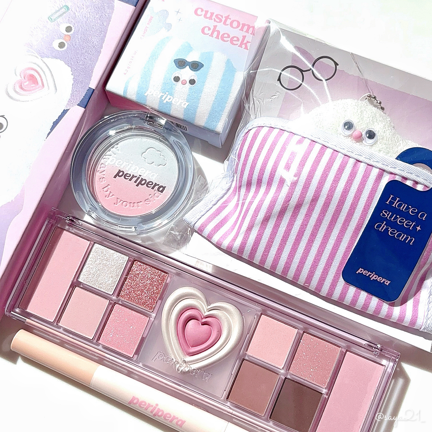  シュガー トゥインクル デュオ アイ スティック/PERIPERA/スティックアイシャドウを使ったクチコミ（1枚目）