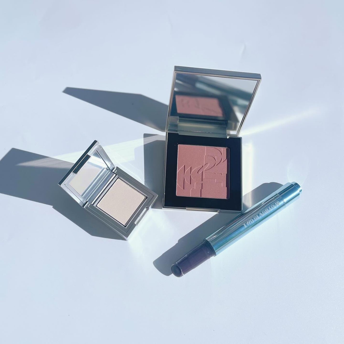 ストロビングフェイスキューブ/TWO SLASH FOUR/ハイライトを使ったクチコミ(6枚目)