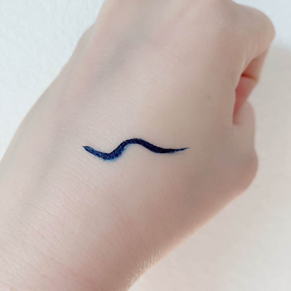 EYE OPENING LINER NAVY/UZU BY FLOWFUSHI/リキッドアイライナーを使ったクチコミ（2枚目）