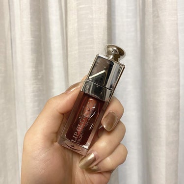 DIOR💕
ディオール アディクト リップ グロウ オイル
#020 マカボニー

こちらはDIORの限定販売のカラーでブラウン系の色味のグロス。

塗った瞬間に潤いが唇に行き渡る感じがすごい！！
マカ