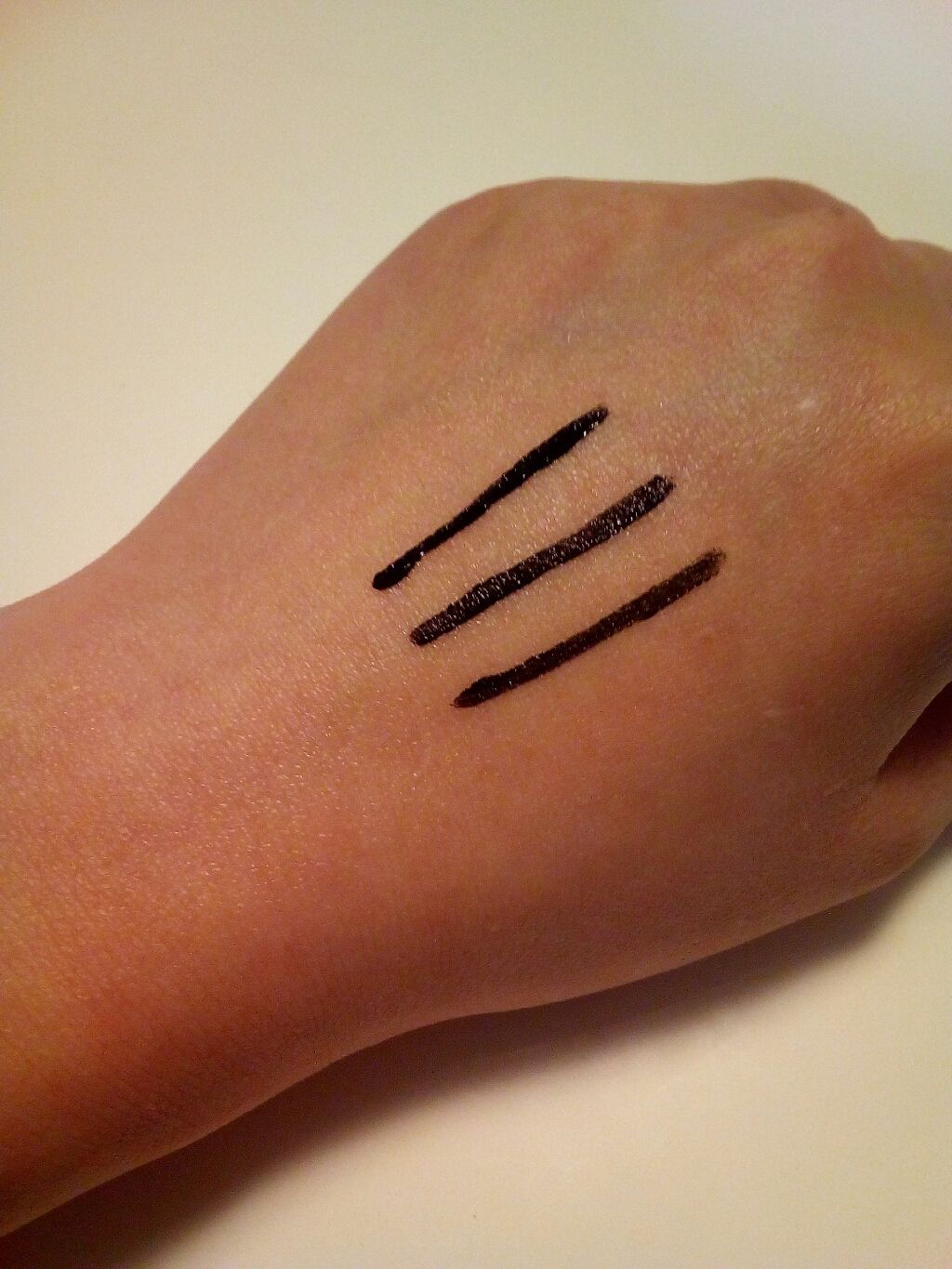 リキッドラストライナー　ポイントブラック リキッドラスト ライナー ポイント ブラック / M・A・C(マック