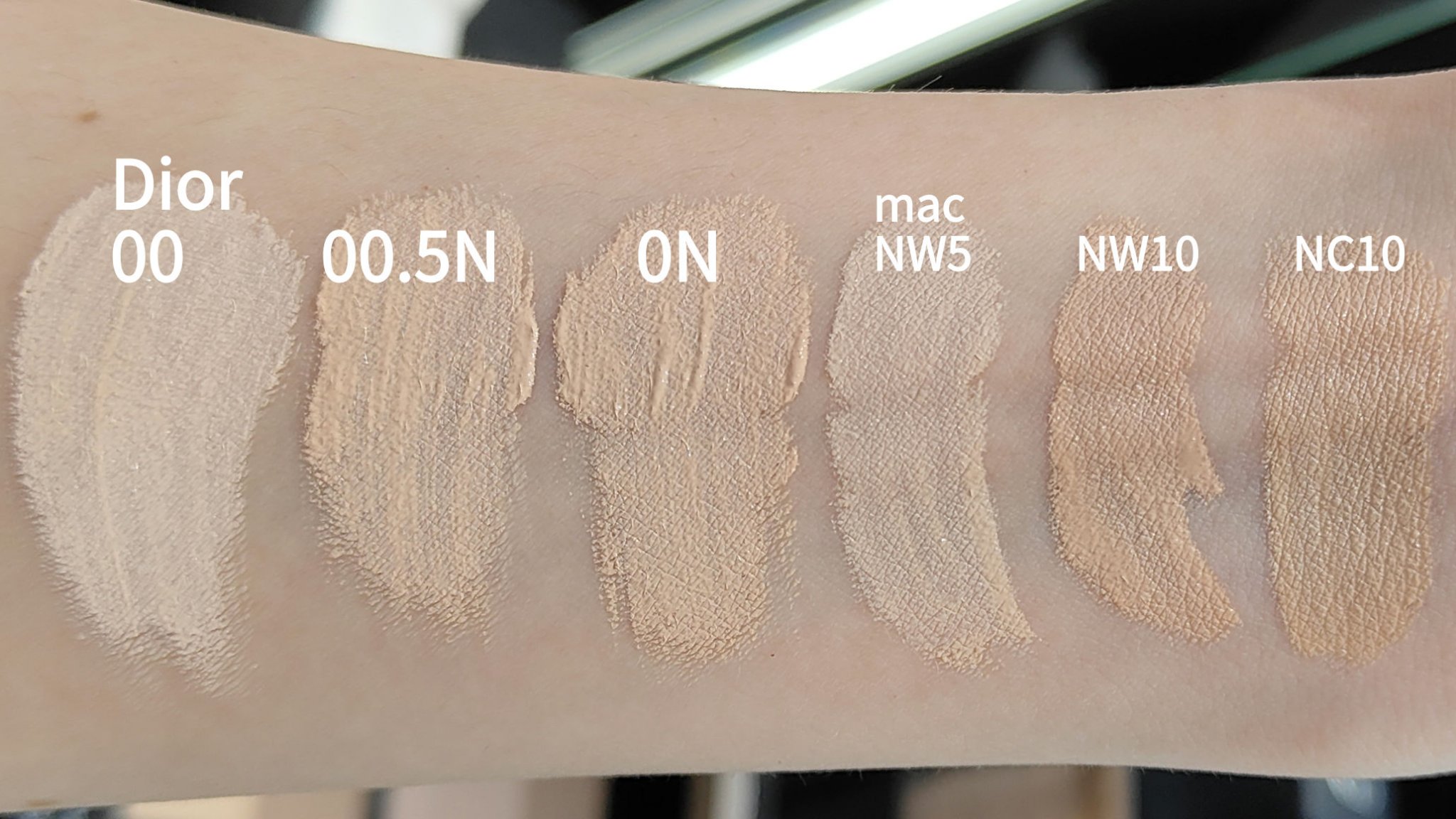 プリズム・リーブル・スキンケアリング・コンシーラー/GIVENCHY/リキッドコンシーラーを使ったクチコミ（2枚目）