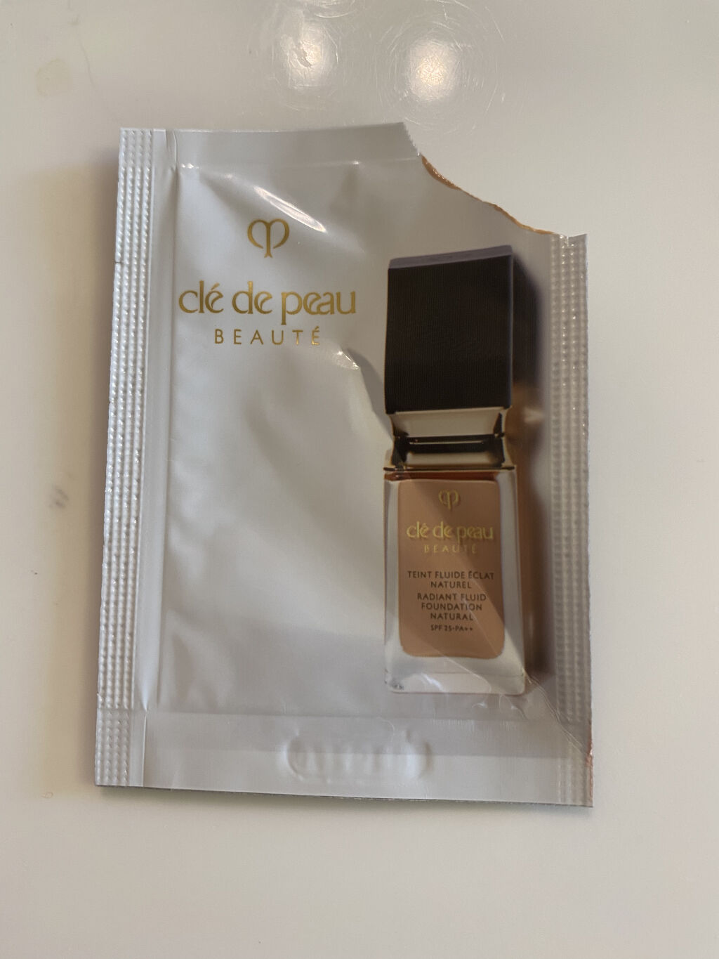 クレ・ド・ポー ボーテ タンフリュイドエクラ ナチュレル/クレ・ド・ポー ボーテ/リキッドファンデーションを使ったクチコミ（1枚目）