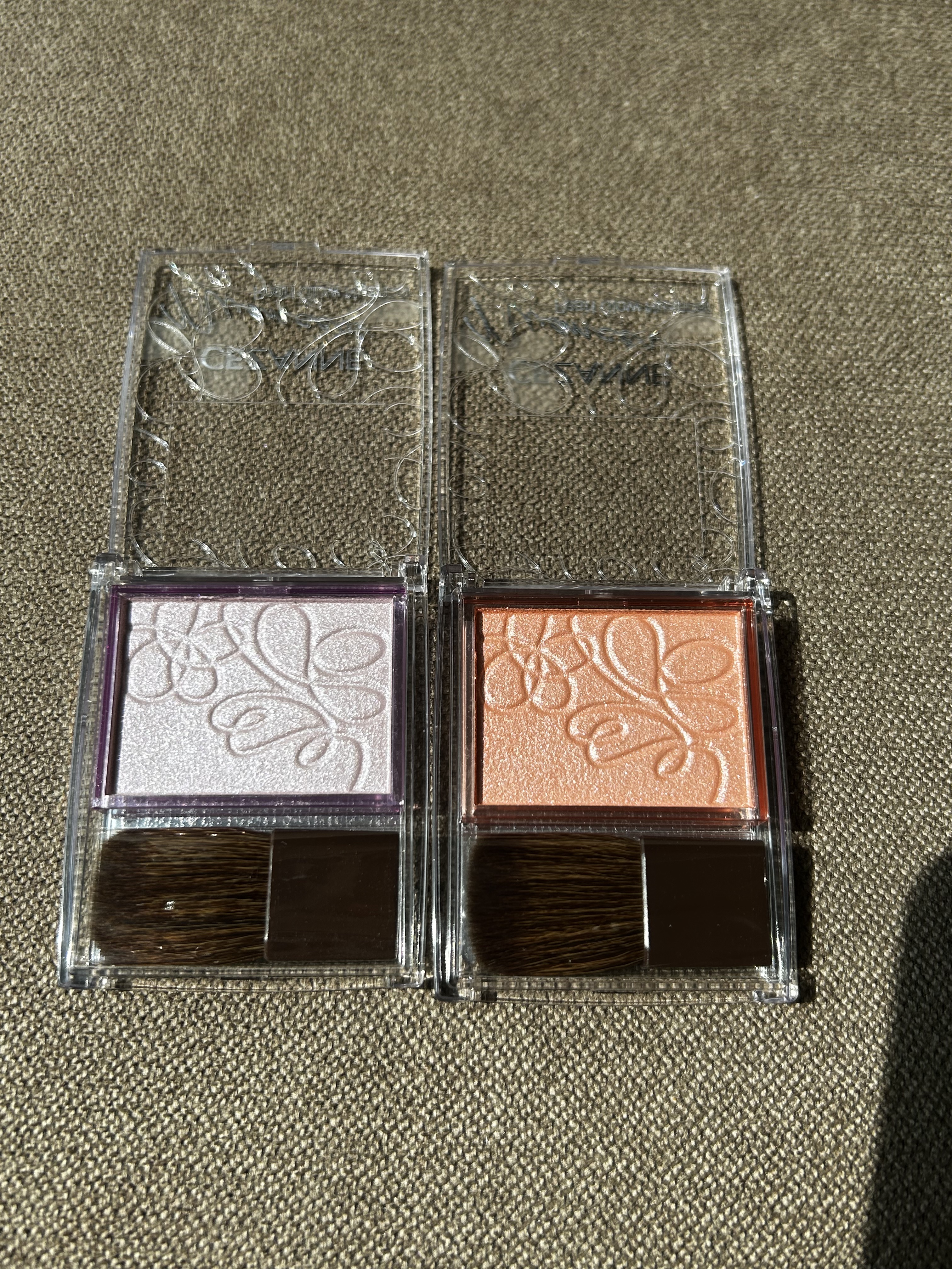 パールグロウニュアンサー/CEZANNE/パウダーハイライトを使ったクチコミ（2枚目）