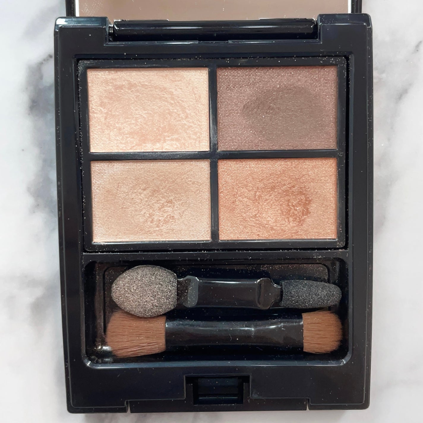 ミネラルクラッシィシャドー/エトヴォス/アイシャドウパレットを使ったクチコミ(2枚目)