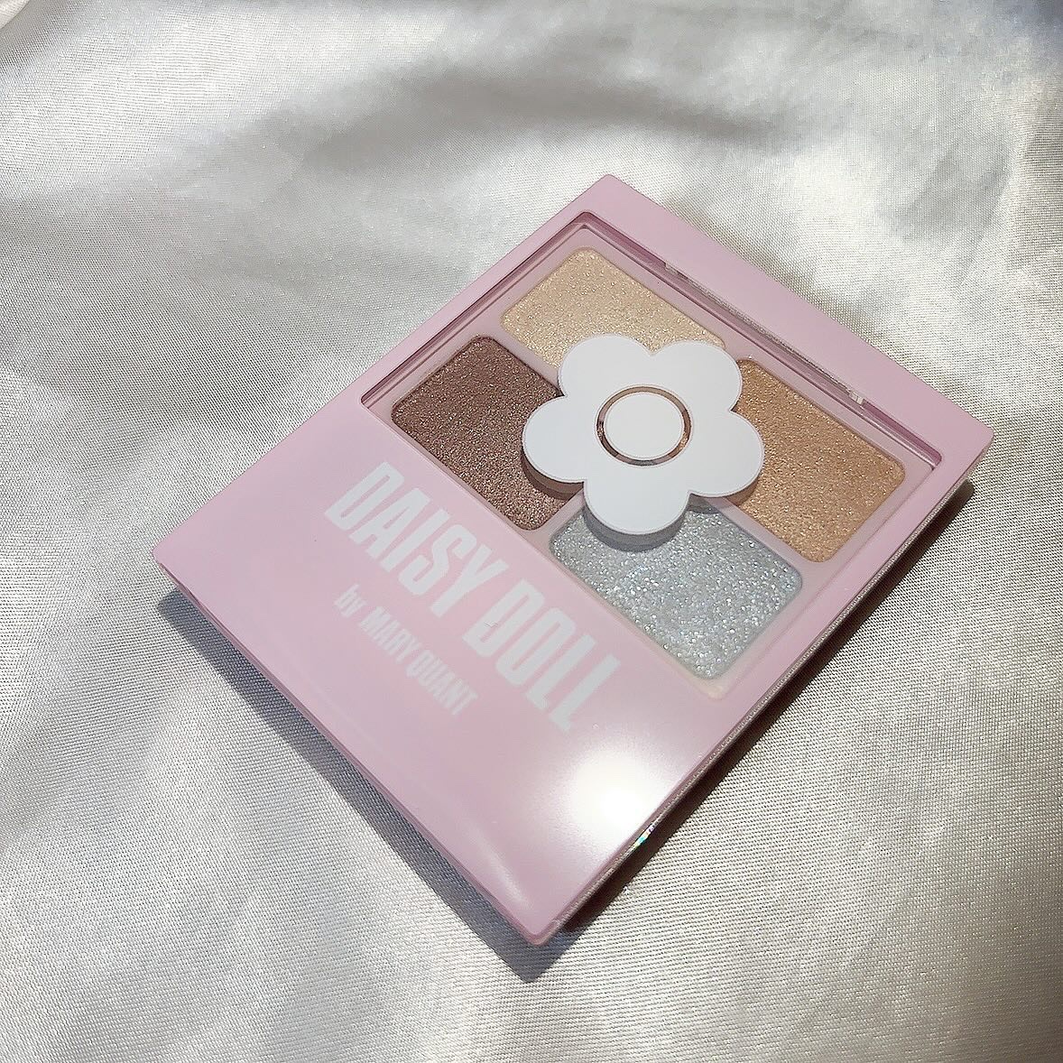 デイジードール アイカラー パレット PK-03 マーガレットピンク/DAISY DOLL by MARY QUANT/アイシャドウパレットを使ったクチコミ（3枚目）