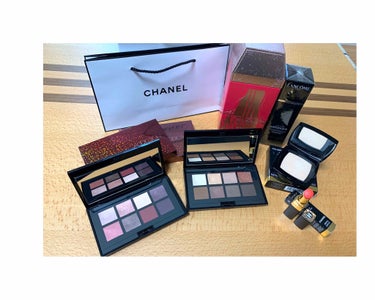 ▹▸CHANEL
プードゥル ユニヴェルセル コンパクト
20 クレール
フェイスパウダー  
￥6,000+tax

ルージュココフラッシュ
97 フェルヴール  
￥4,000+tax

普段ガッツ