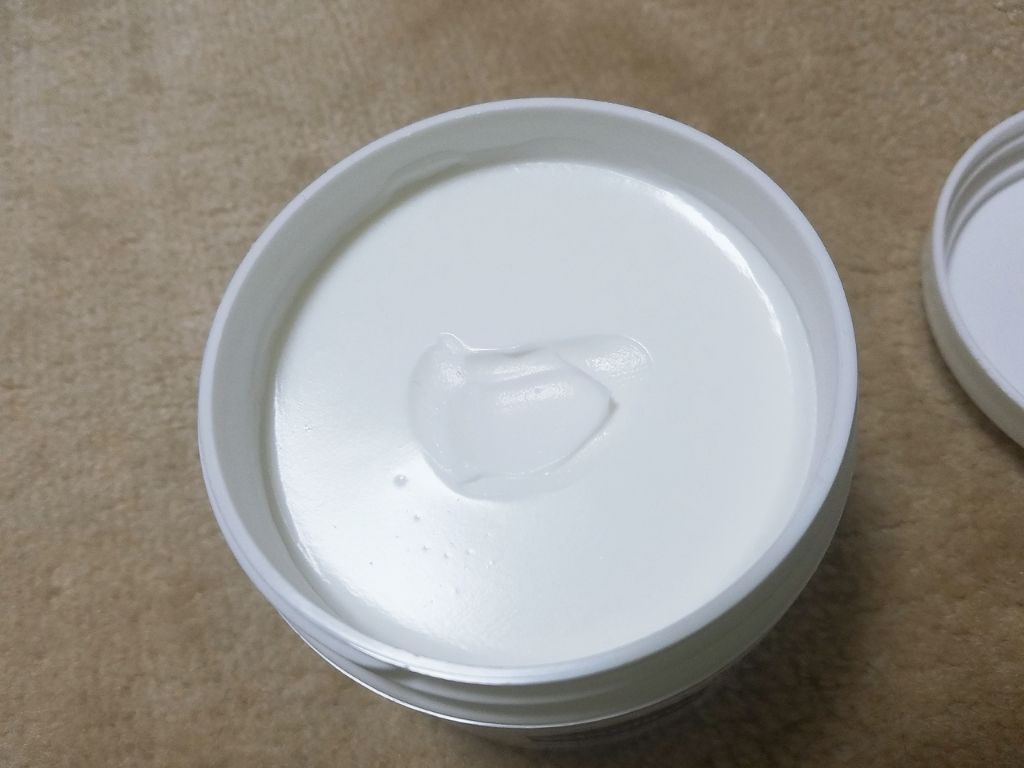 ディープモイスチャー アドバンスドリペア ボディクリーム/ヴァセリン/ボディクリームを使ったクチコミ（2枚目）