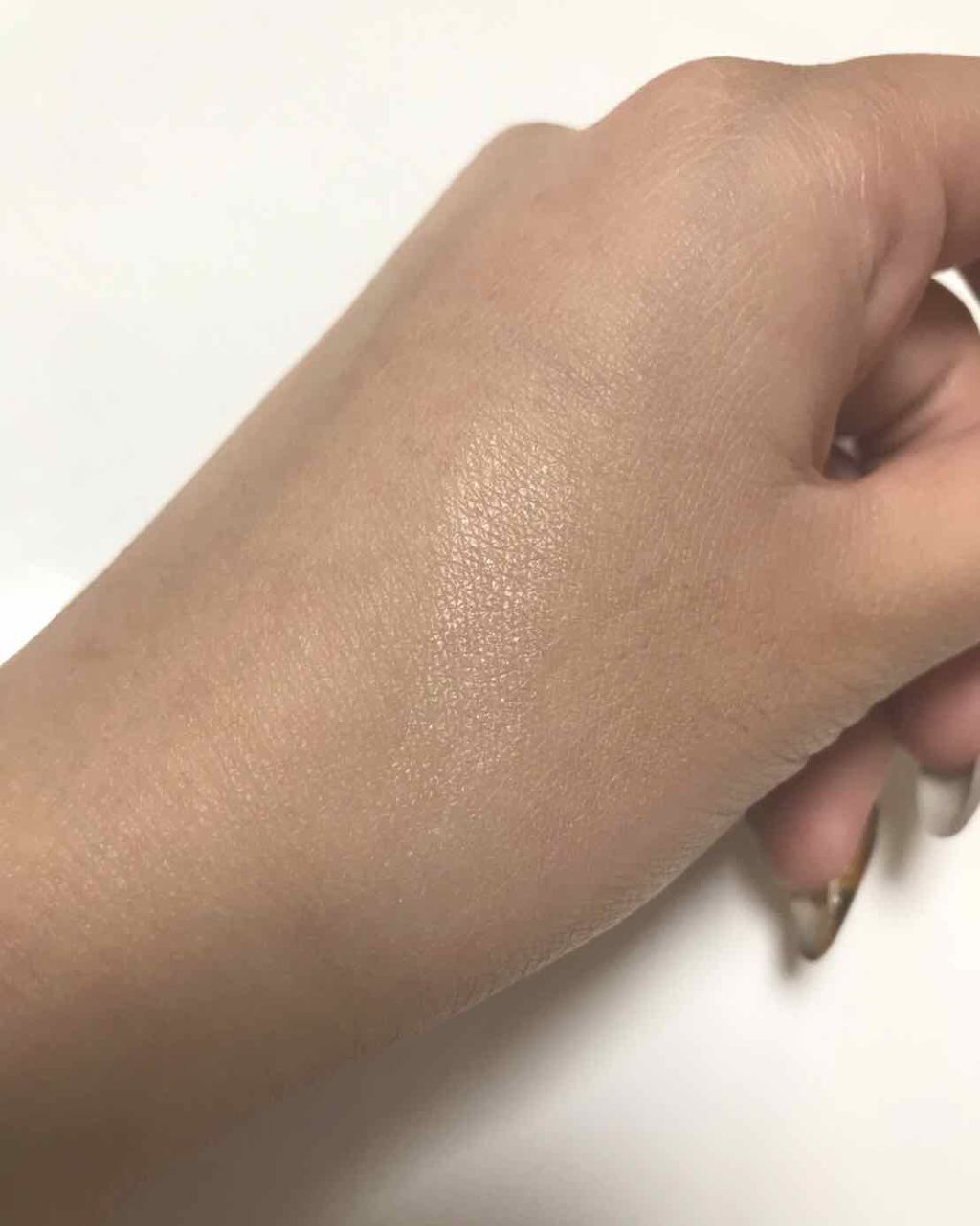 マットラディアンス ベイクドパウダー ハイライト01/ローラ メルシエ/パウダーハイライトを使ったクチコミ(2枚目)